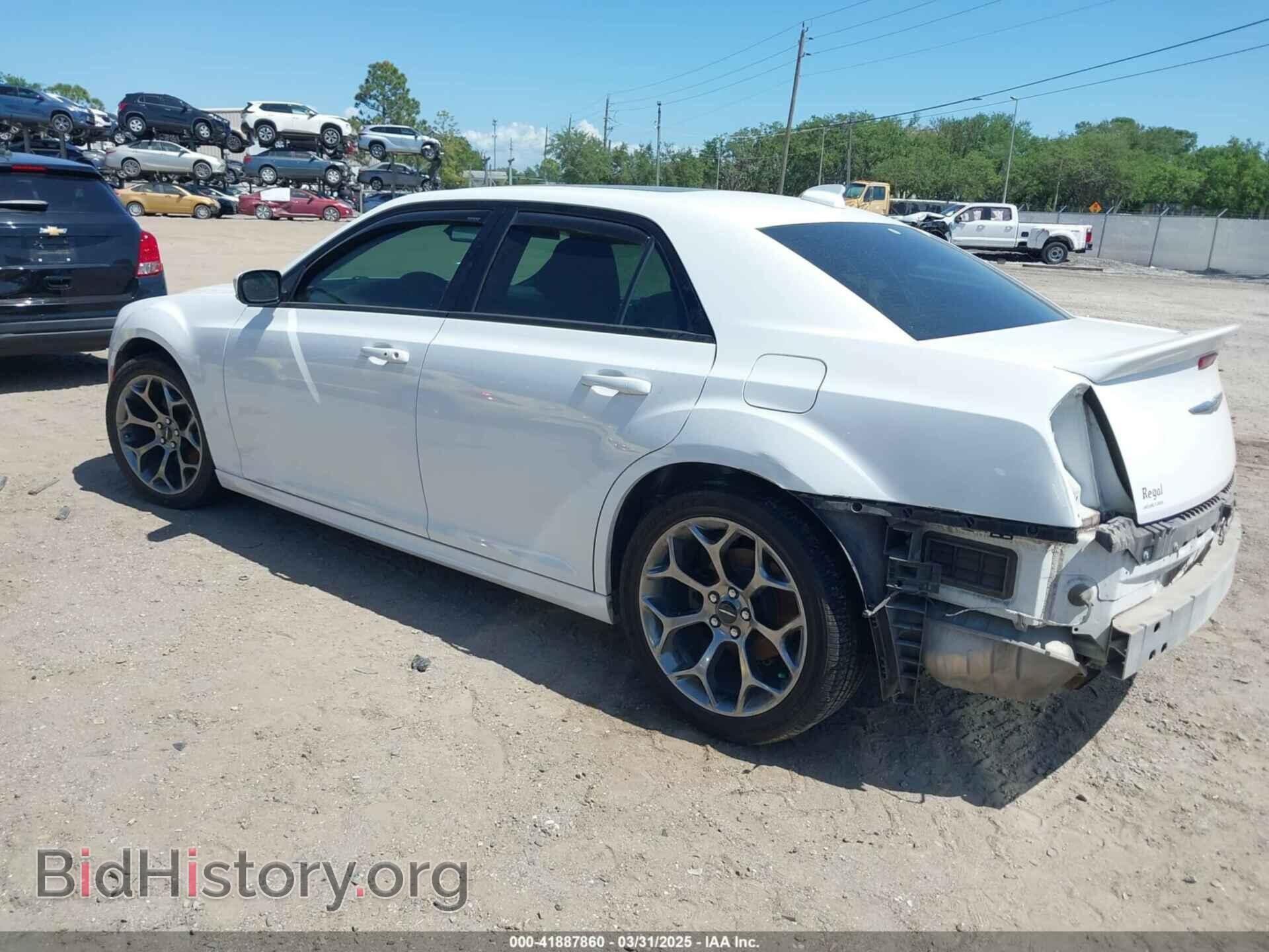 2018 CHRYSLER 300 - VIN: 2C3CCABG2JH267047 - Фото 3