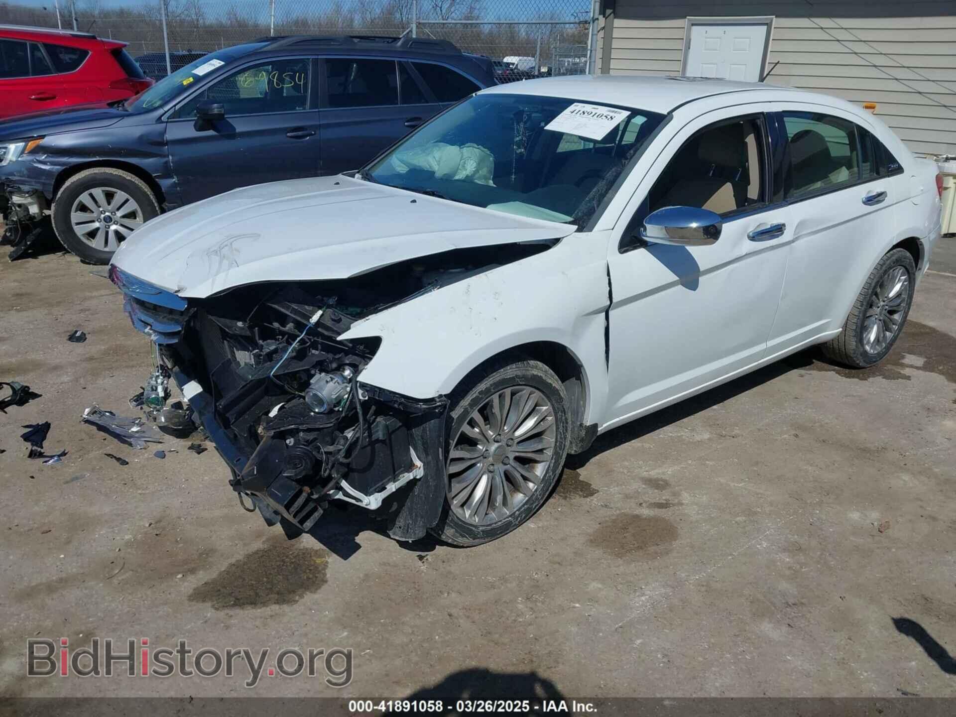 2012 CHRYSLER 200 - VIN: 1C3CCBCB6CN305981 - Фото 2