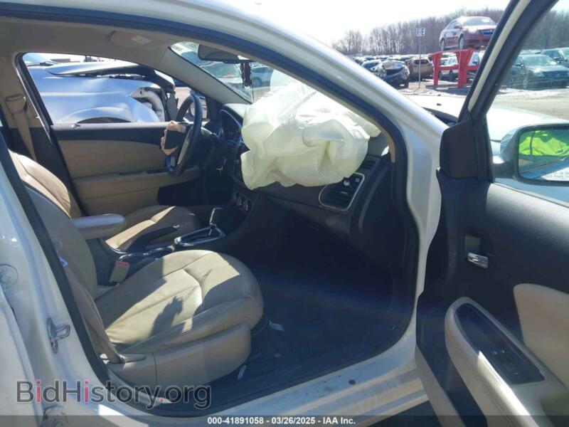 2012 Chrysler 200 (VIN 1C3CCBCB6CN305981) — фото 5 из 16