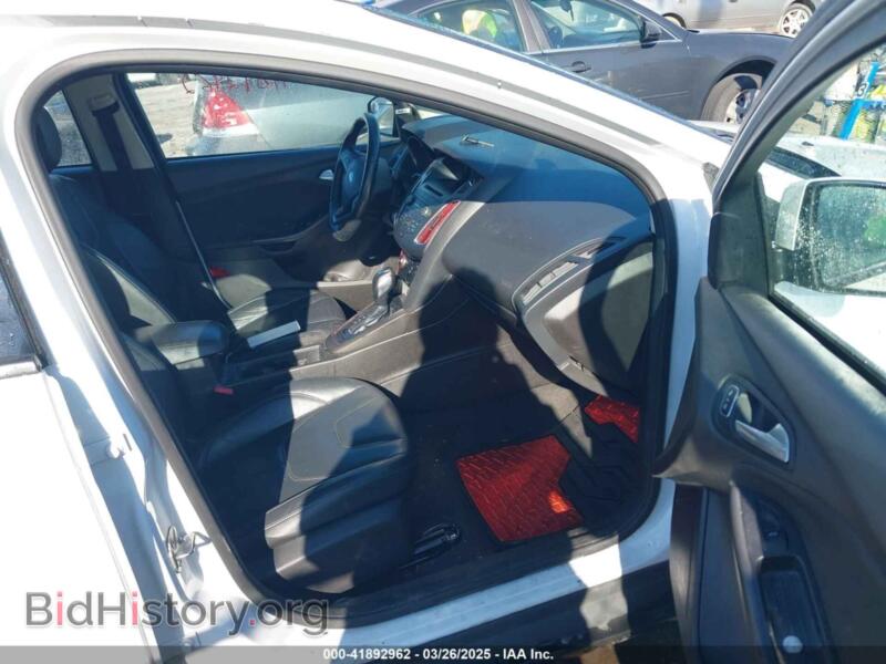 2016 Ford FOCUS (VIN 1FADP3F20GL222138) — photo 5 of 11