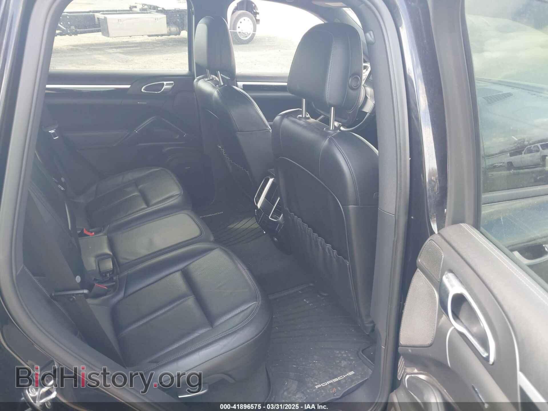 2011 PORSCHE CAYENNE - VIN: WP1AB2A22BLA48979 - Фото 8