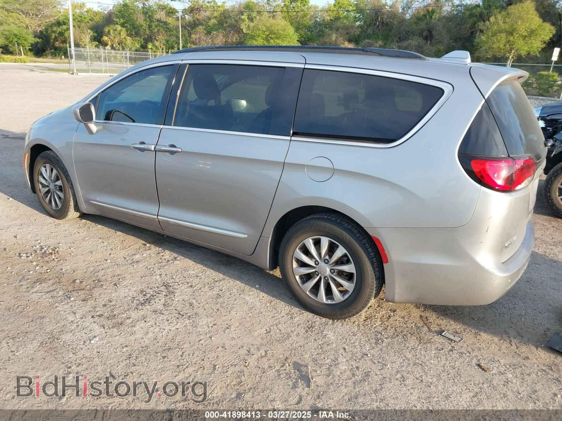 2017 CHRYSLER PACIFICA - VIN: 2C4RC1BG6HR691857 - Фото 3