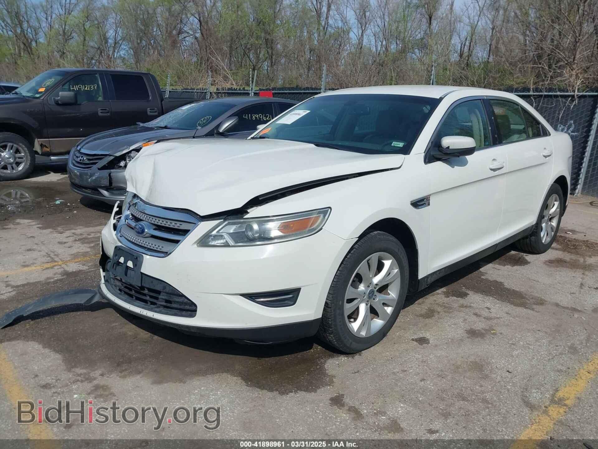 2011 FORD TAURUS - VIN: 1FAHP2EW5BG129360 - Фото 2