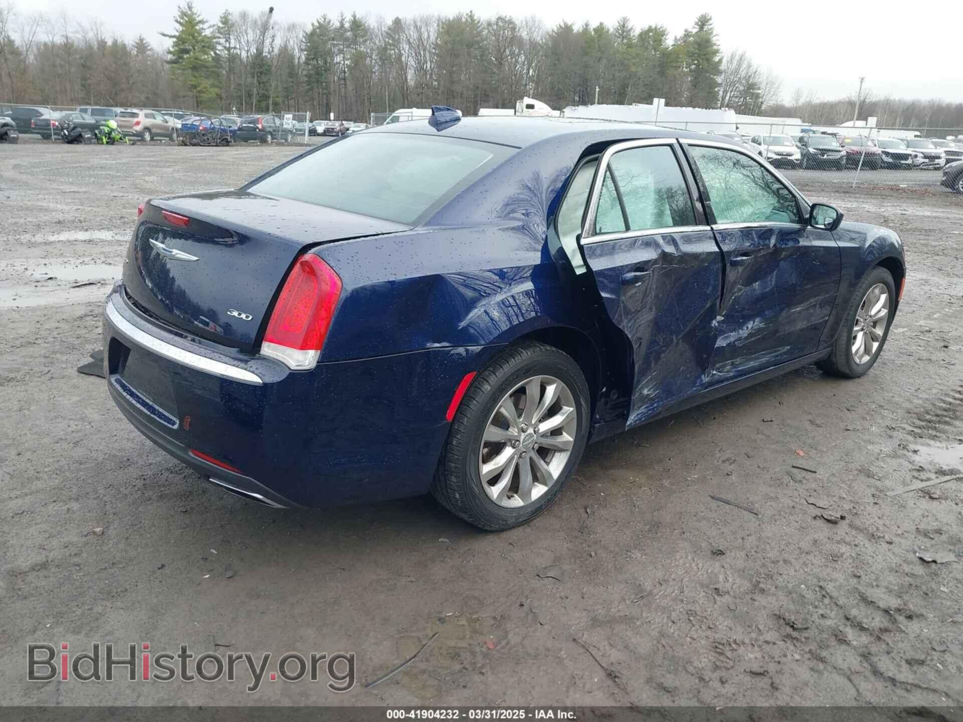 2016 CHRYSLER 300 - VIN: 2C3CCARG2GH182563 - Фото 4