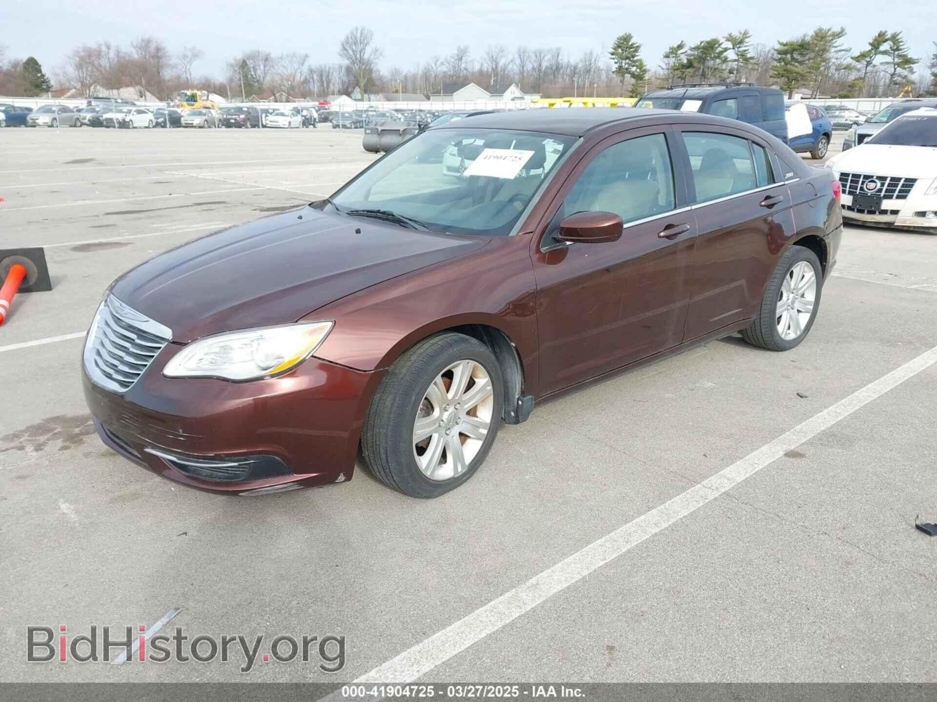 2013 CHRYSLER 200 - VIN: 1C3CCBBB7DN553093 - Фото 2