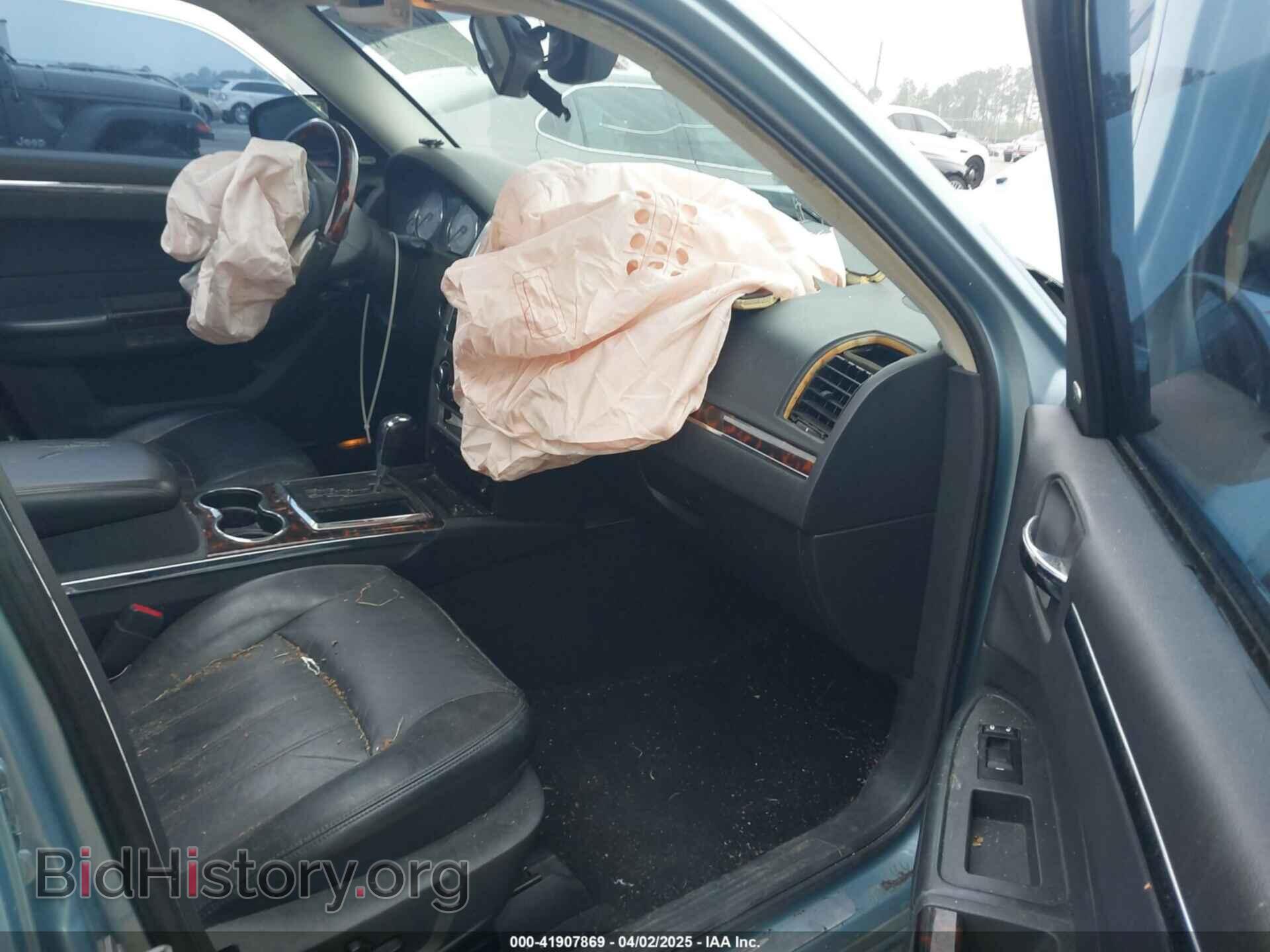 2008 CHRYSLER 300C - VIN: 2C3KA63HX8H335594 - Фото 5