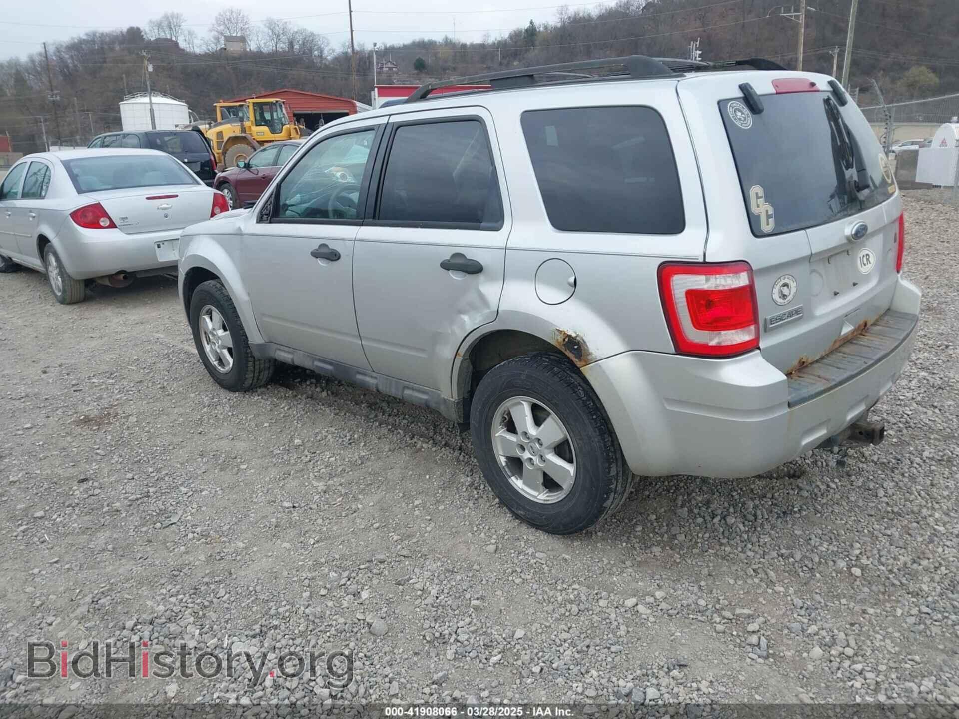 2010 FORD ESCAPE - VIN: 1FMCU0C71AKD21816 - Фото 3