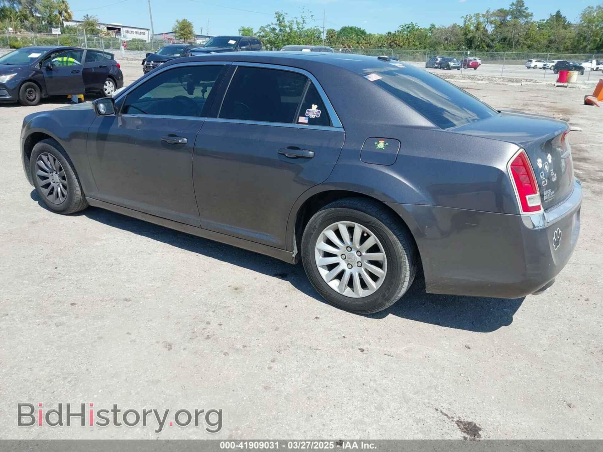 2013 CHRYSLER 300 - VIN: 2C3CCAAG3DH708139 - Фото 3