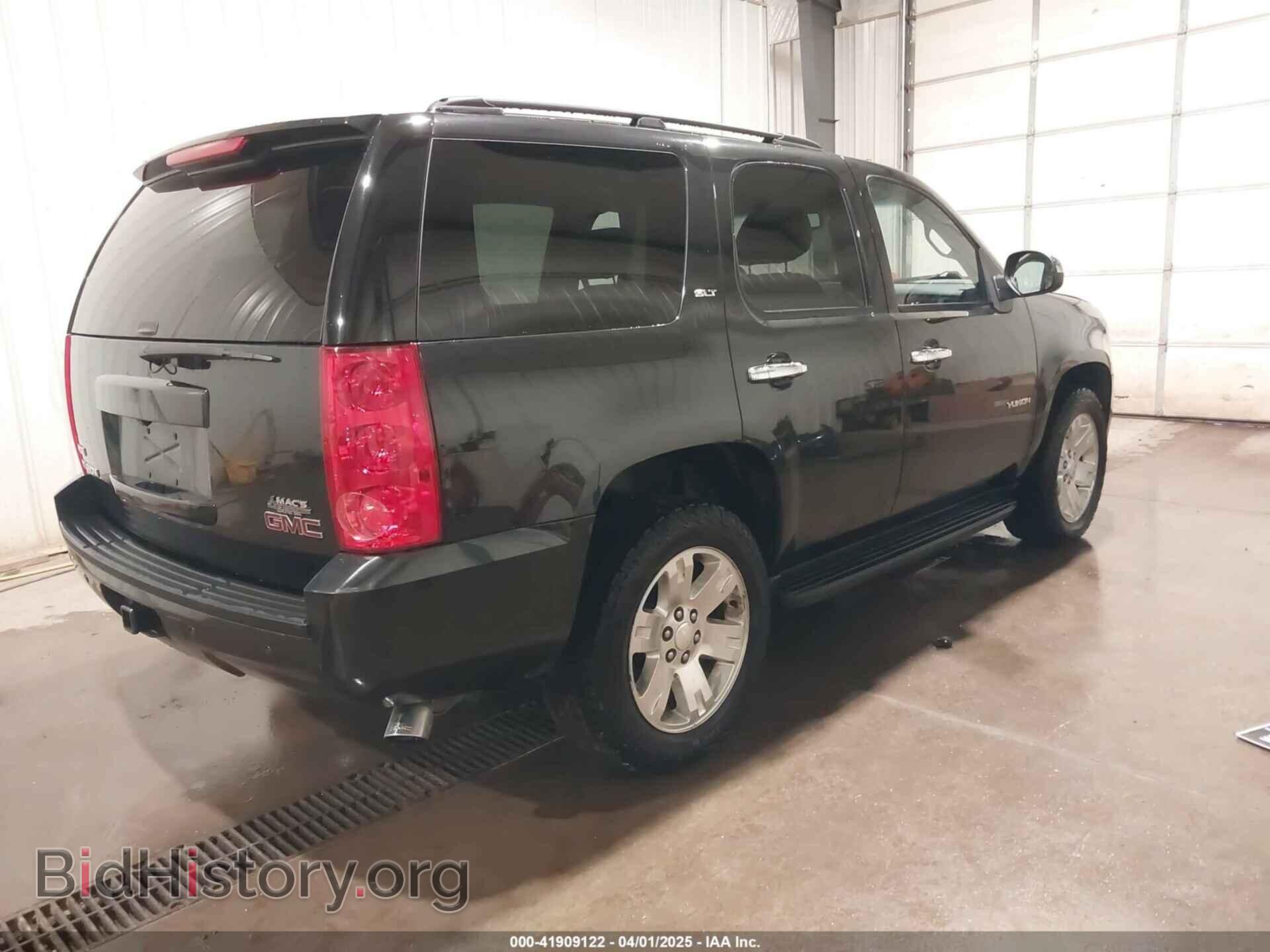 2011 GMC YUKON - VIN: 1GKS2CE04BR145686 - Photo 4