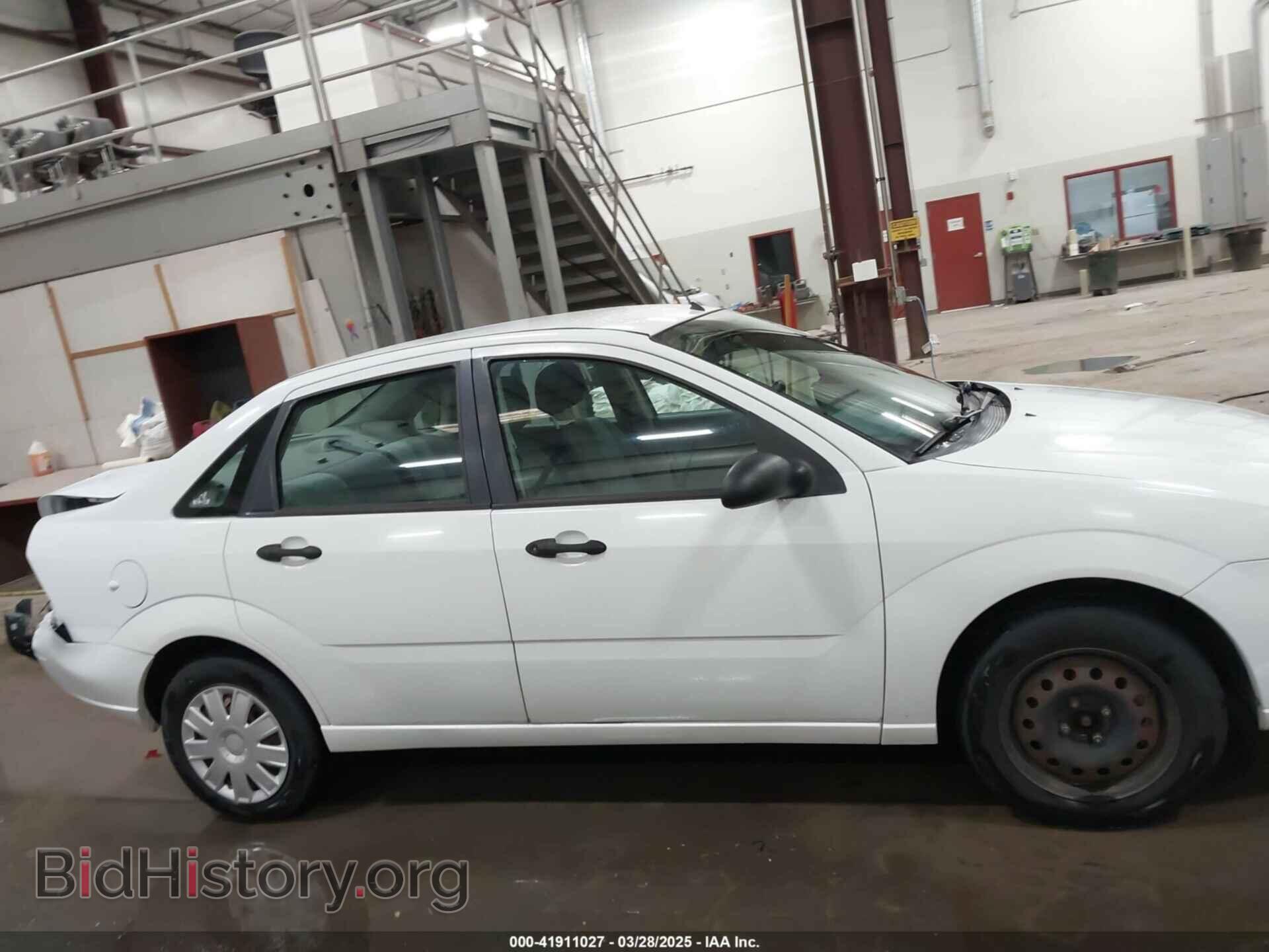 2005 FORD FOCUS - VIN: 1FAFP34N35W158677 - Фото 13