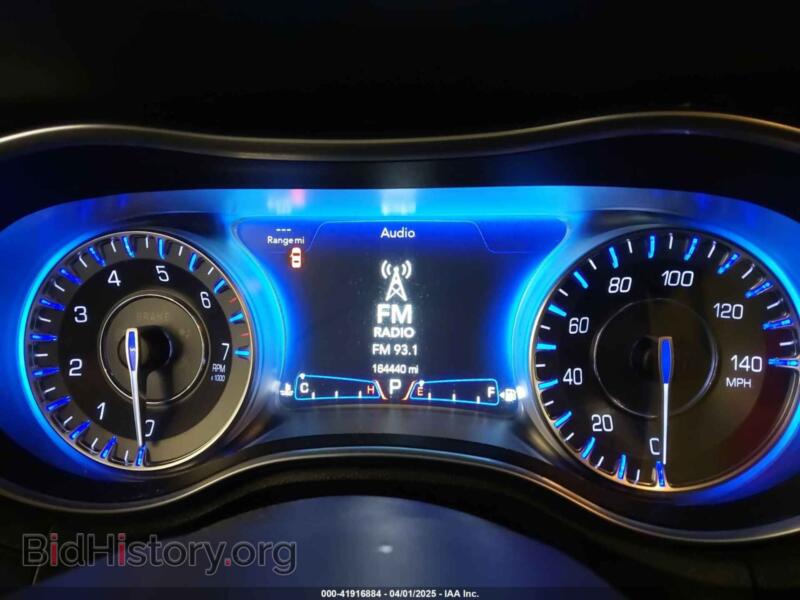 2016 Chrysler 300C (VIN 2C3CCAEG2GH190295) — photo 7 of 16