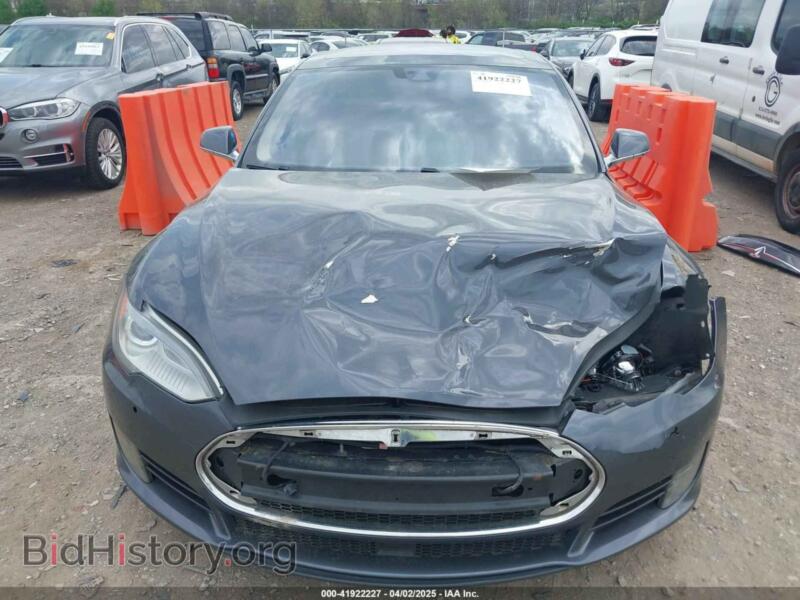 2016 Tesla MODEL S (VIN 5YJSA1E27GF129130) — photo 13 of 19