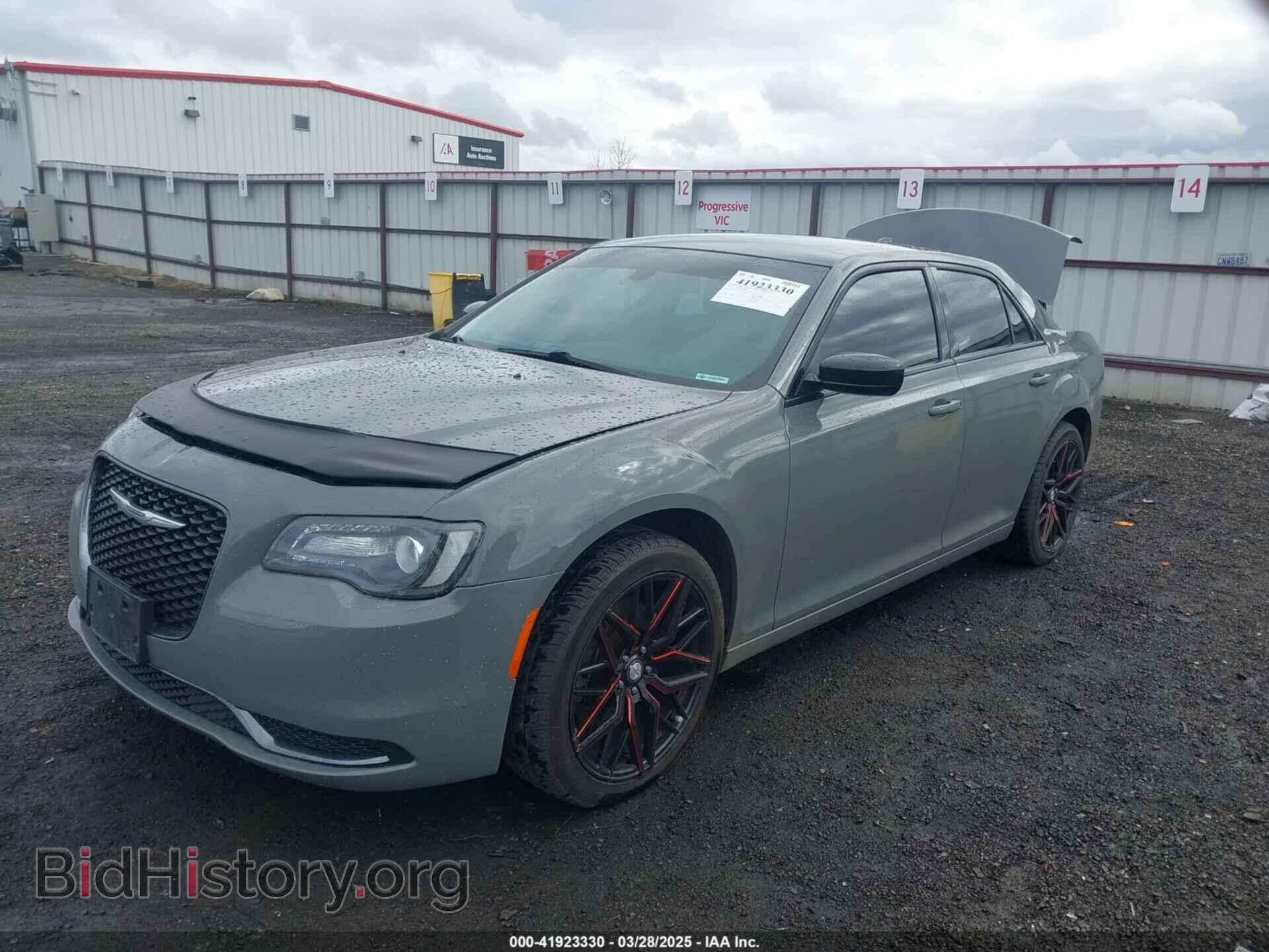 2018 CHRYSLER 300 - VIN: 2C3CCARG7JH292290 - Фото 2