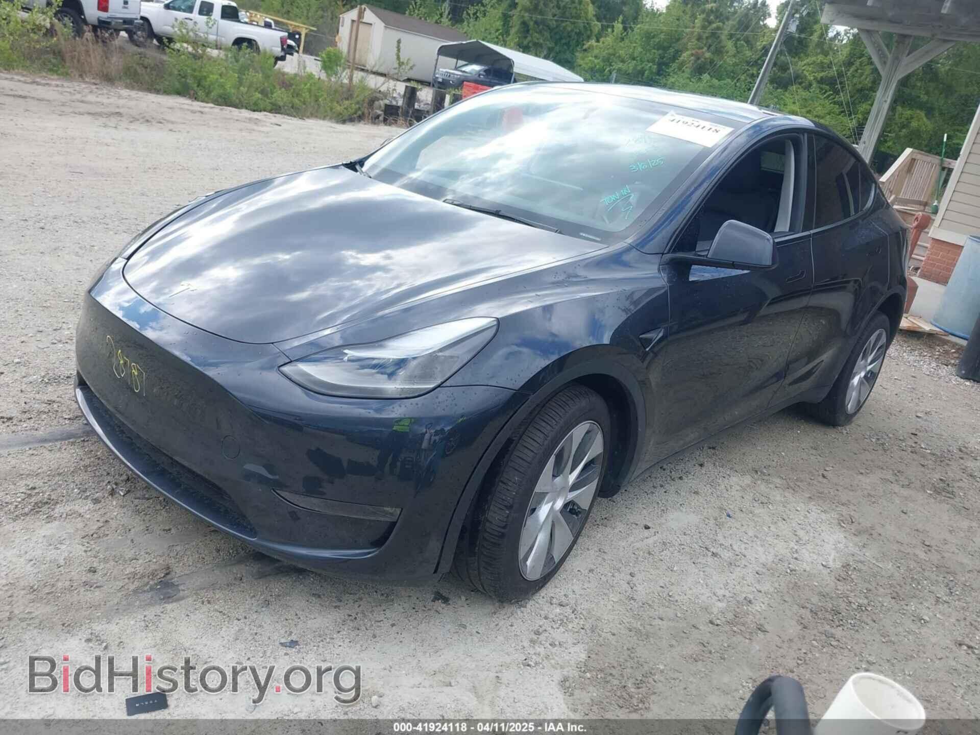 2024 TESLA MODEL Y - VIN: 7SAYGDEE8RA229972 - Фото 2