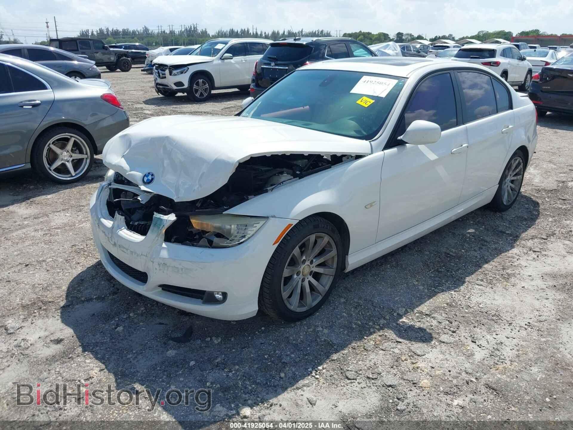2011 BMW 328I - VIN: WBAPH7C53BE461025 - Фото 2