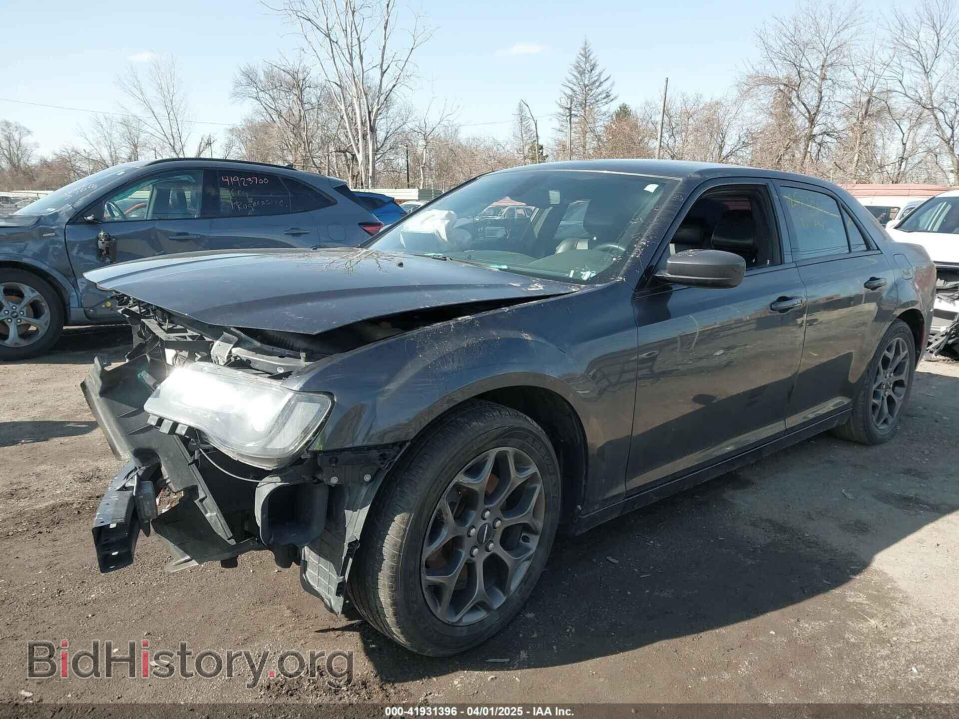 2018 CHRYSLER 300 - VIN: 2C3CCAGG3JH250332 - Фото 2