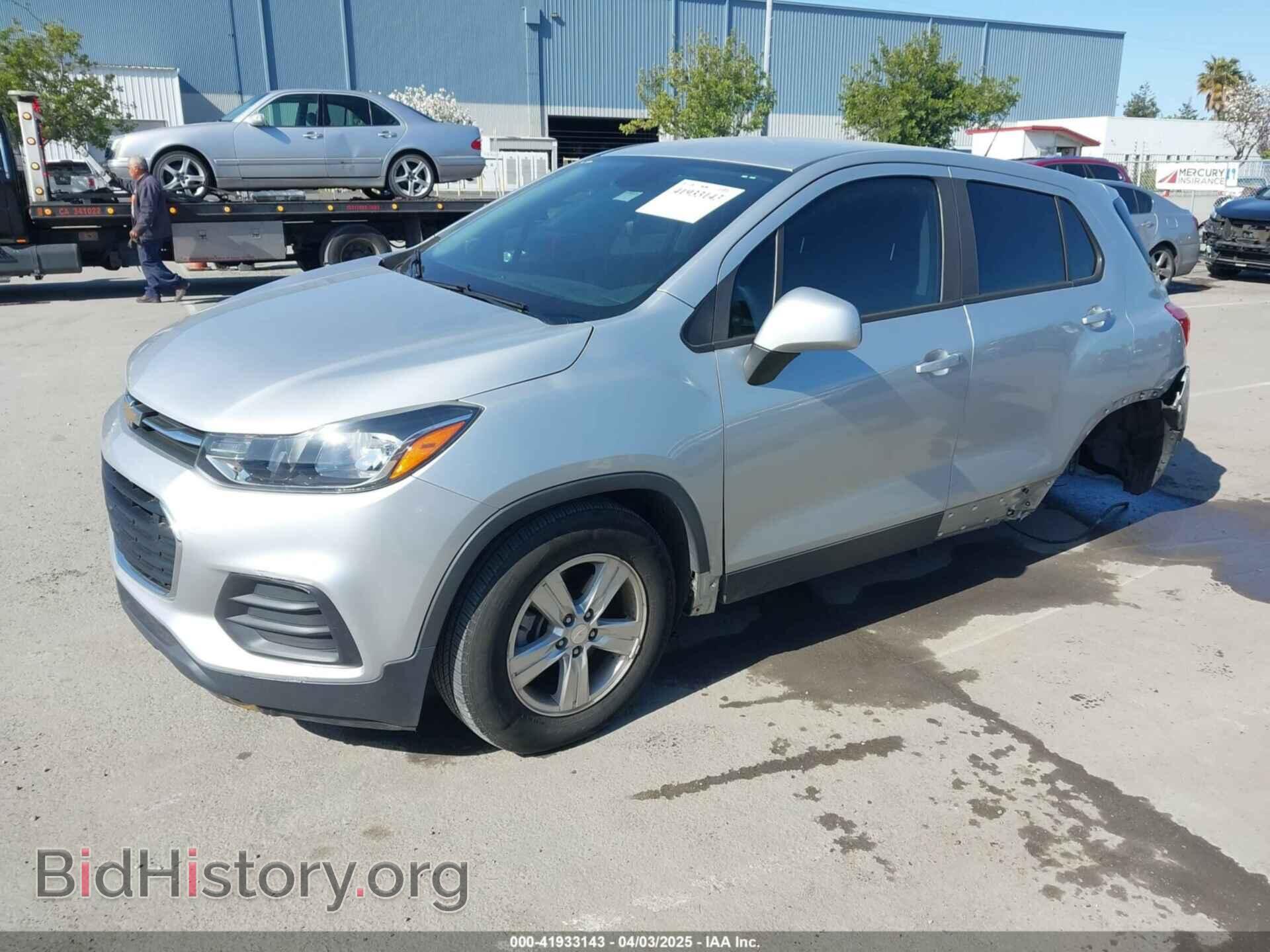 2019 CHEVROLET TRAX - VIN: 3GNCJKSB3KL261348 - Фото 2