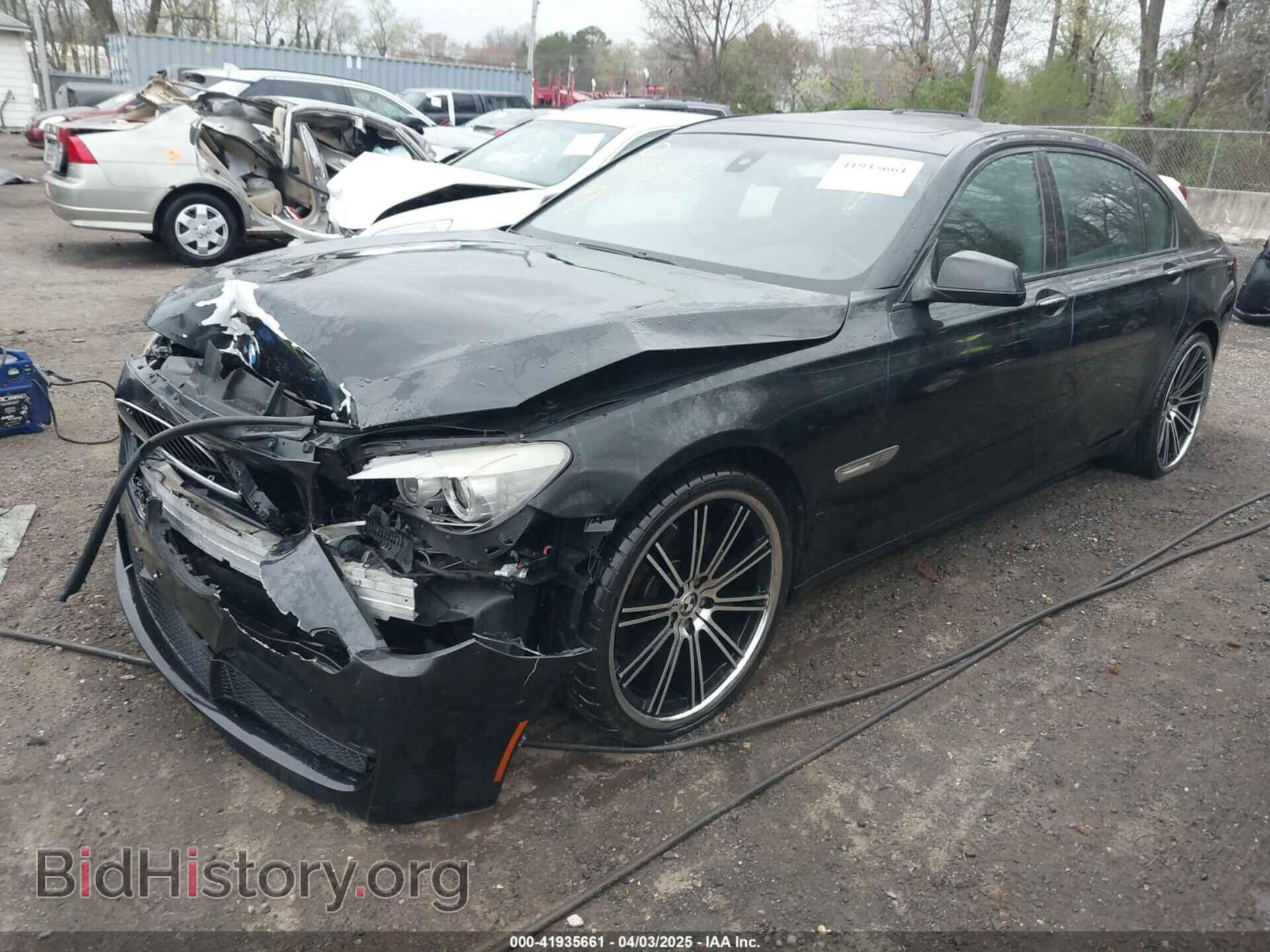 2011 BMW 740LI - VIN: WBAKB4C51BC574199 - Фото 2