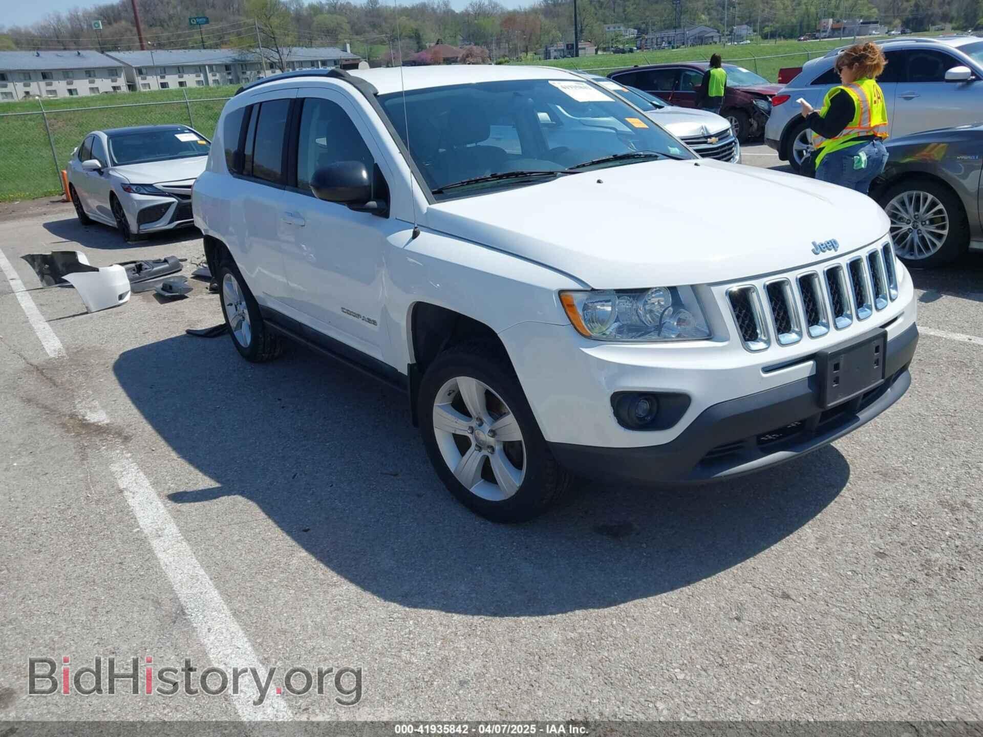 Photo 1J4NT1FB2BD236439 - JEEP COMPASS 2011