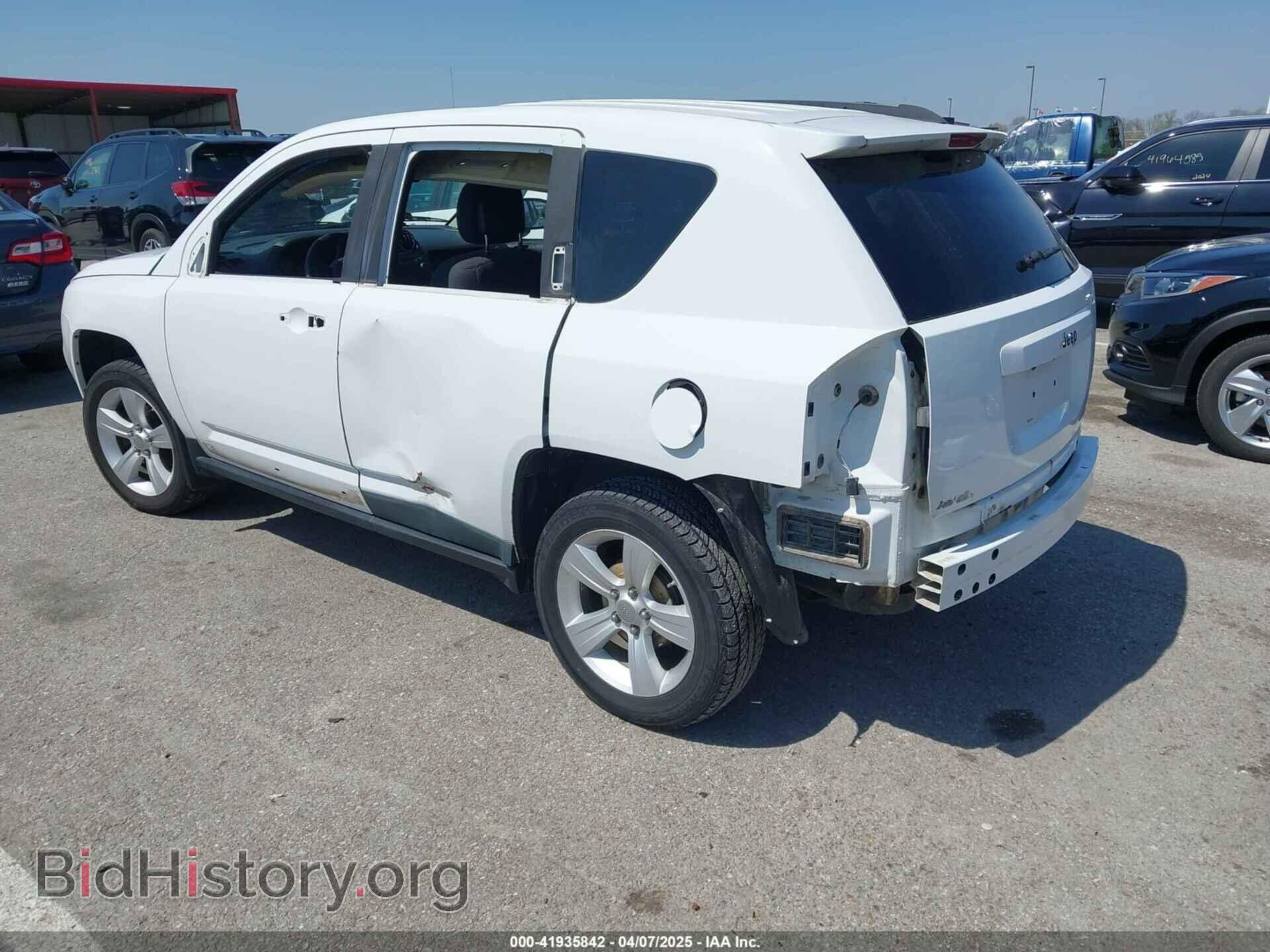 2011 JEEP COMPASS - VIN: 1J4NT1FB2BD236439 - Фото 3