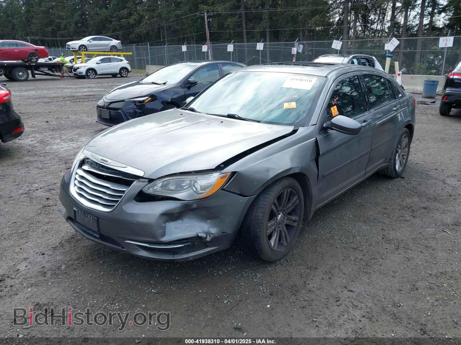 2011 CHRYSLER 200 - VIN: 1C3BC1FG2BN603732 - Фото 2