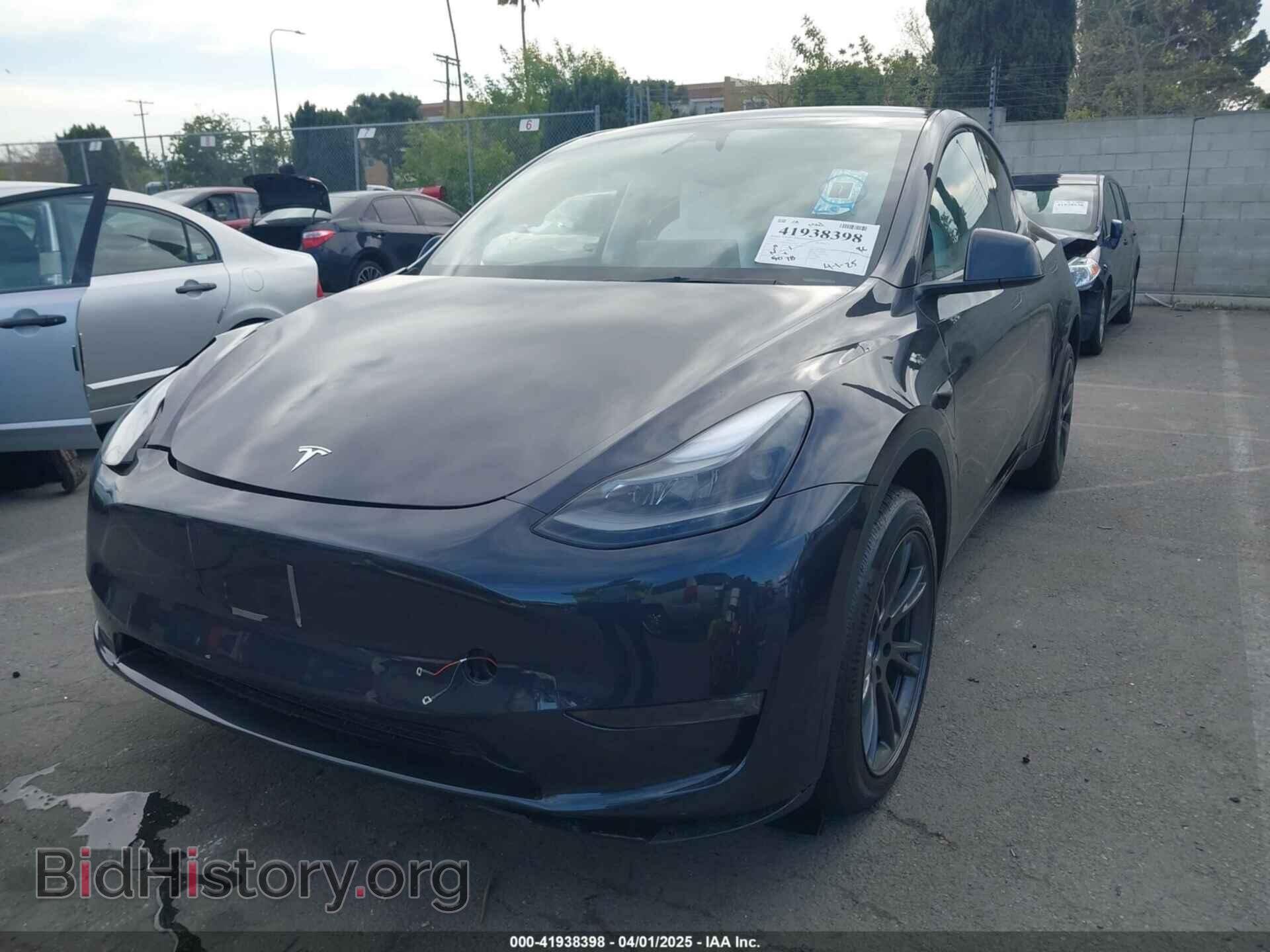 2024 TESLA MODEL Y - VIN: 7SAYGDEE7RF117702 - Фото 2