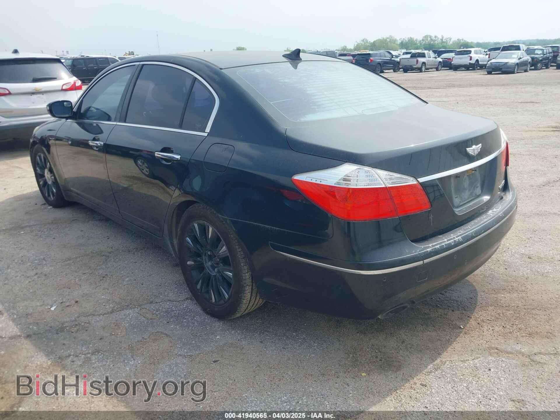 2009 HYUNDAI GENESIS - VIN: KMHGC46E09U023070 - Фото 3