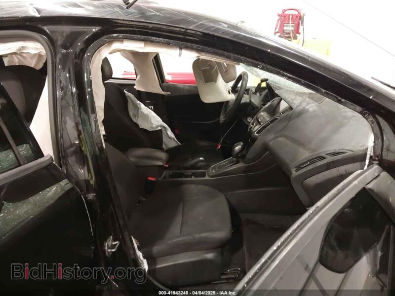 2017 Ford FOCUS (VIN 1FADP3H23HL303827) — photo 5 of 12