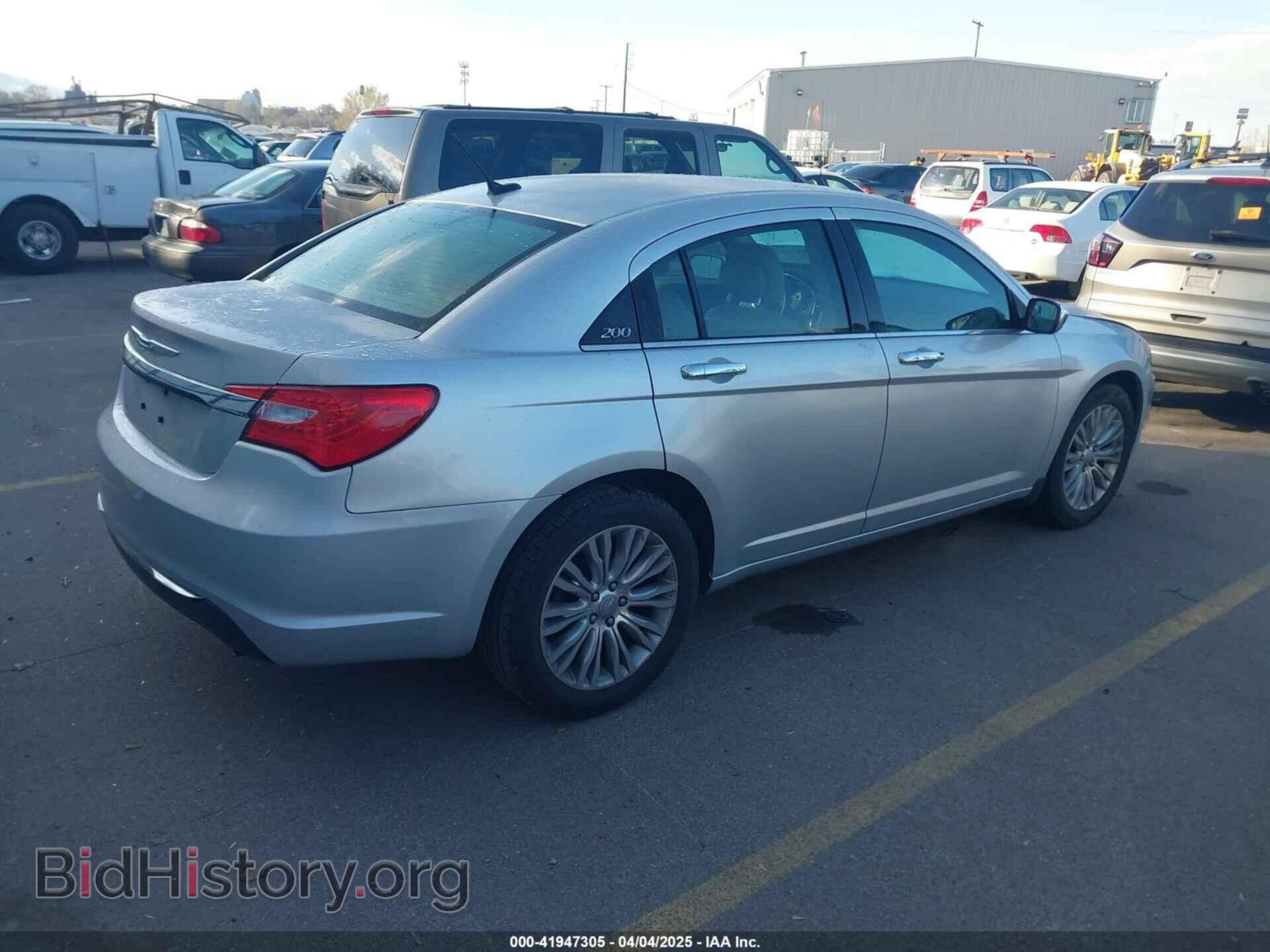 2011 CHRYSLER 200 - VIN: 1C3BC2FBXBN612334 - Фото 4
