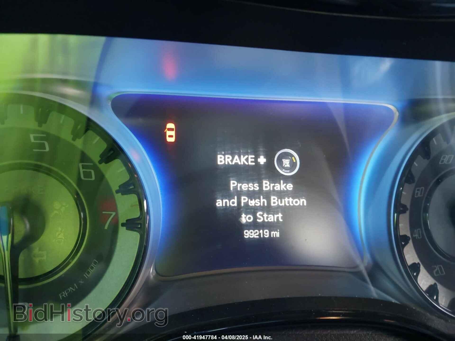 2019 CHRYSLER 300 - VIN: 2C3CCABG2KH516562 - Фото 7
