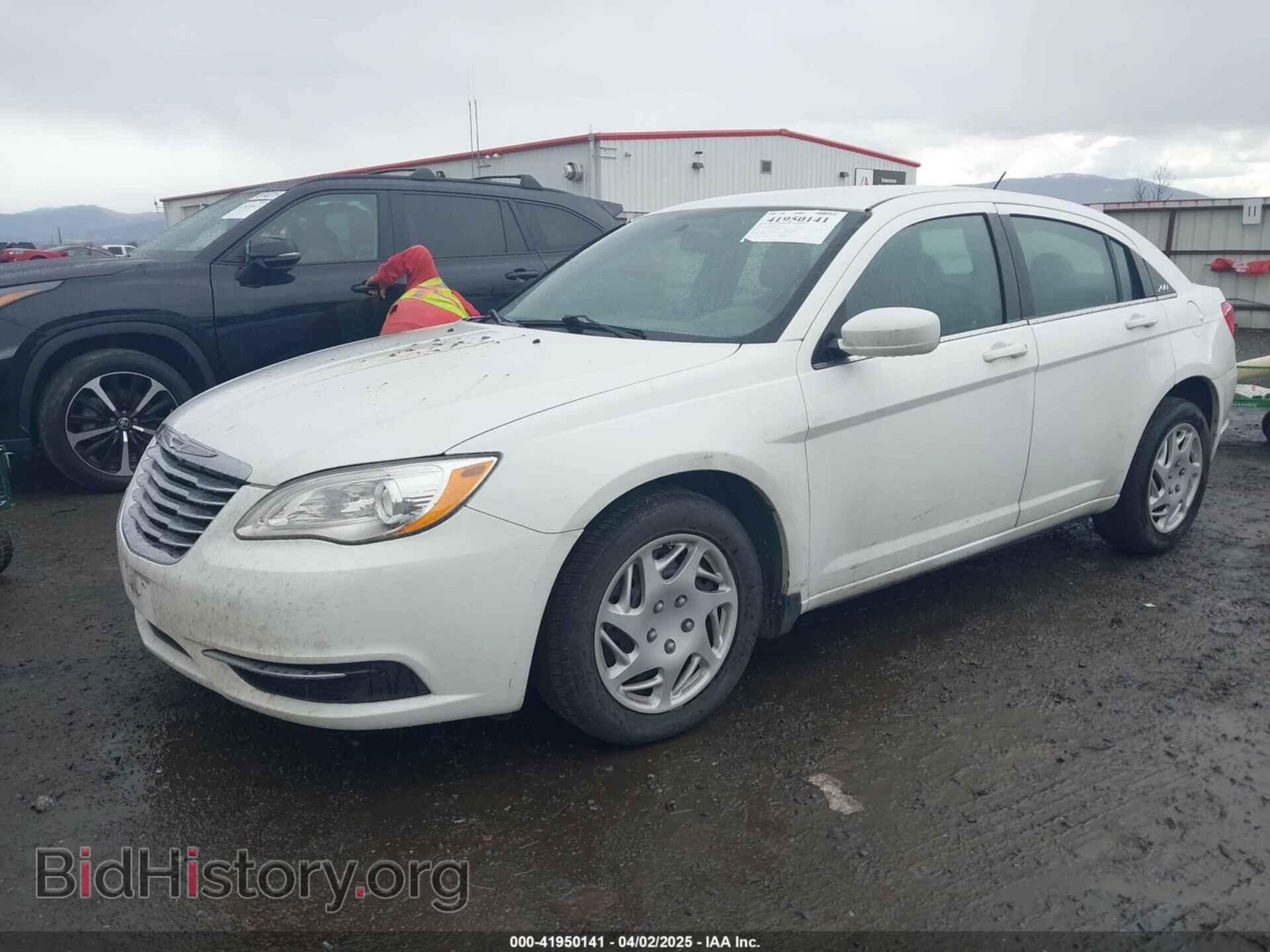 2013 CHRYSLER 200 - VIN: 1C3CCBAB2DN668251 - Photo 2
