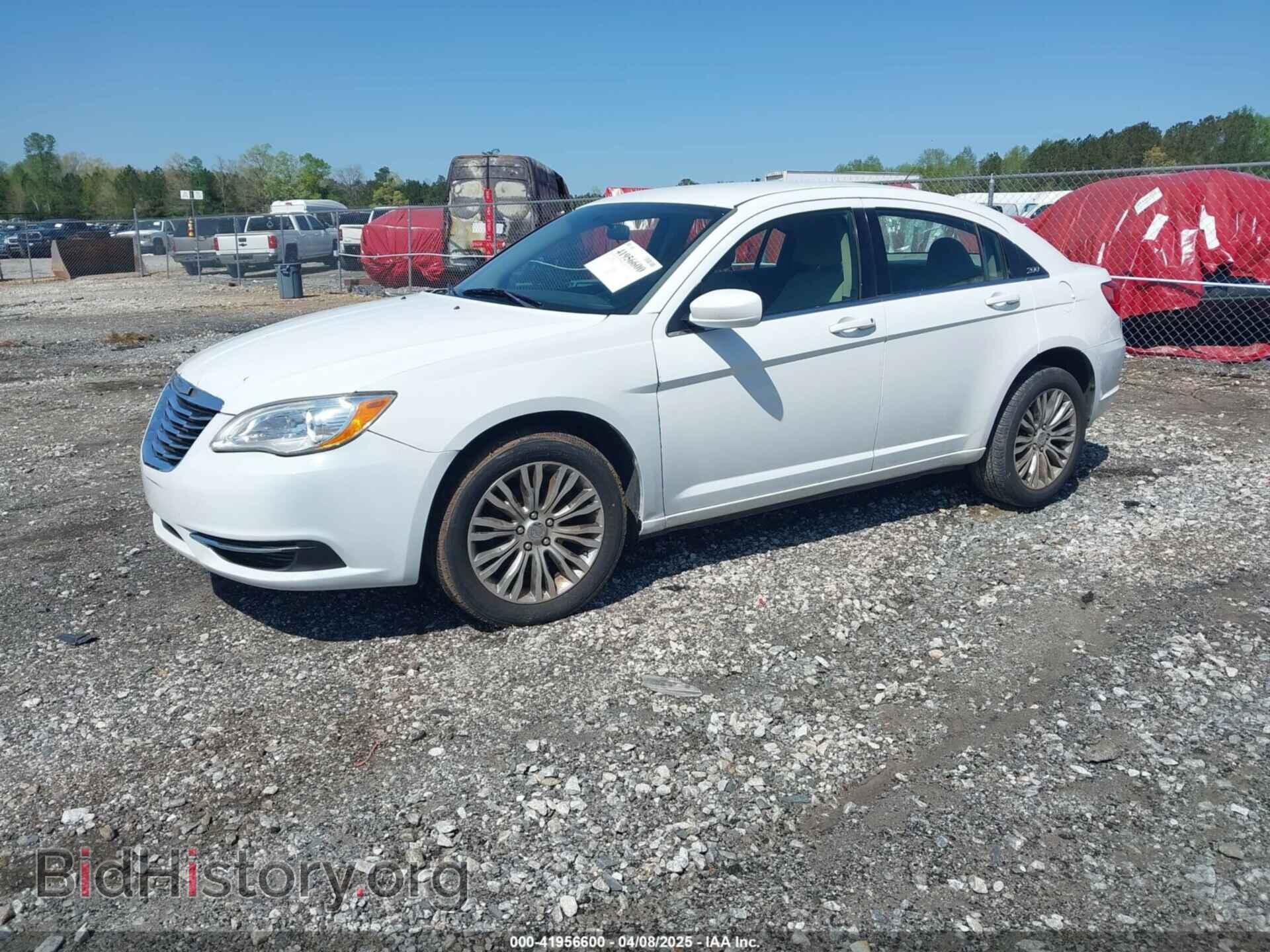 2014 CHRYSLER 200 - VIN: 1C3CCBABXEN206344 - Фото 2