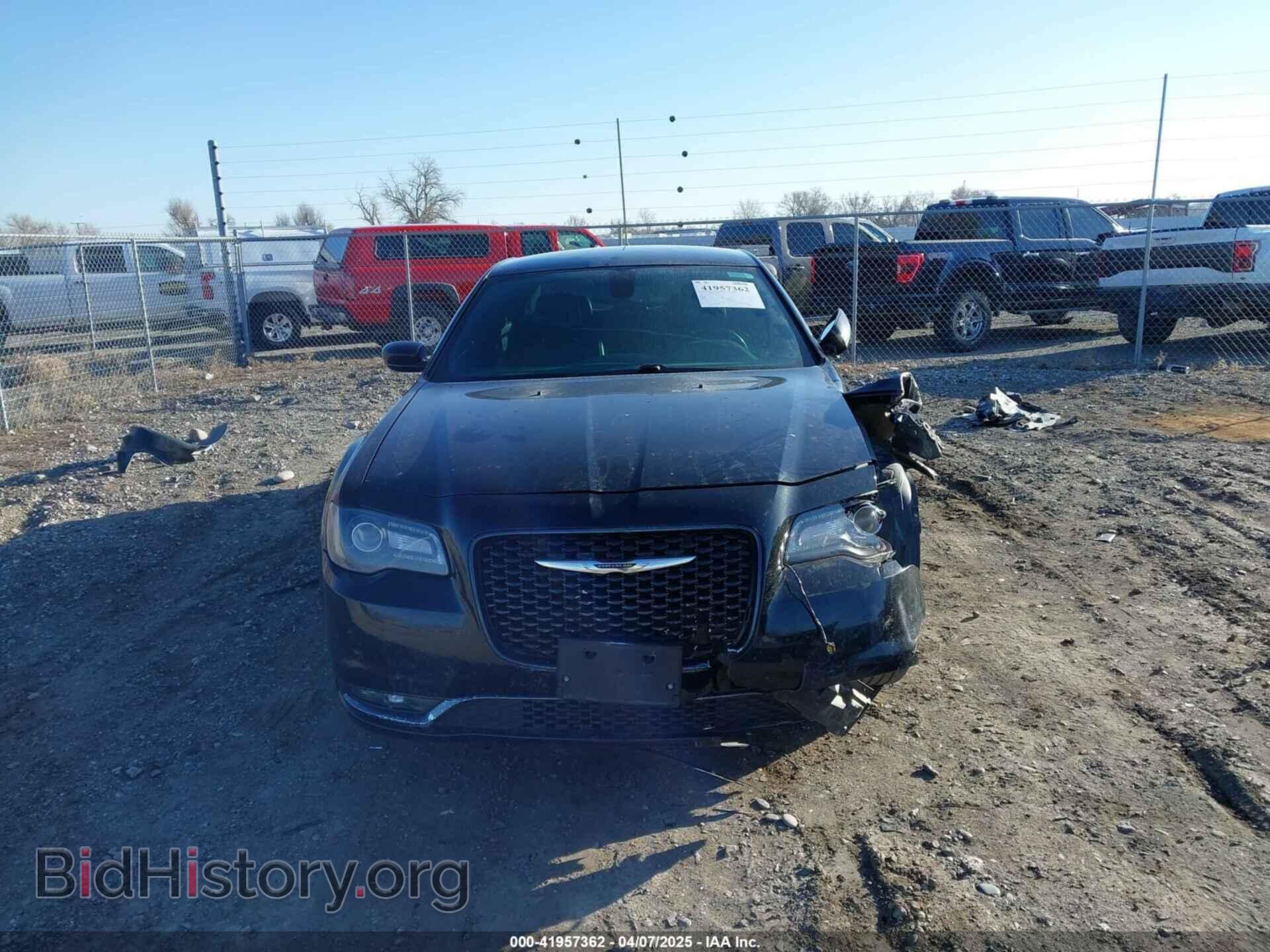 2017 CHRYSLER 300 - VIN: 2C3CCAGG1HH518935 - Фото 13