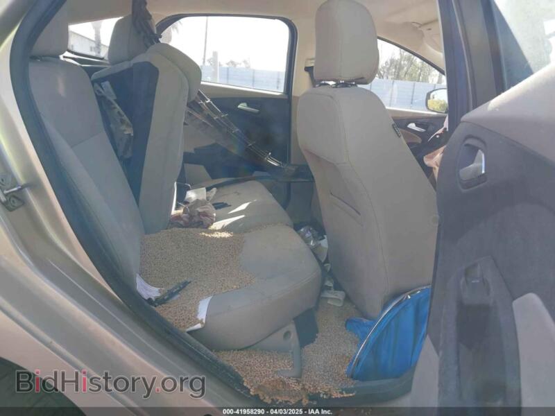 2017 Ford FOCUS (VIN 1FADP3K24HL299912) — photo 8 of 10