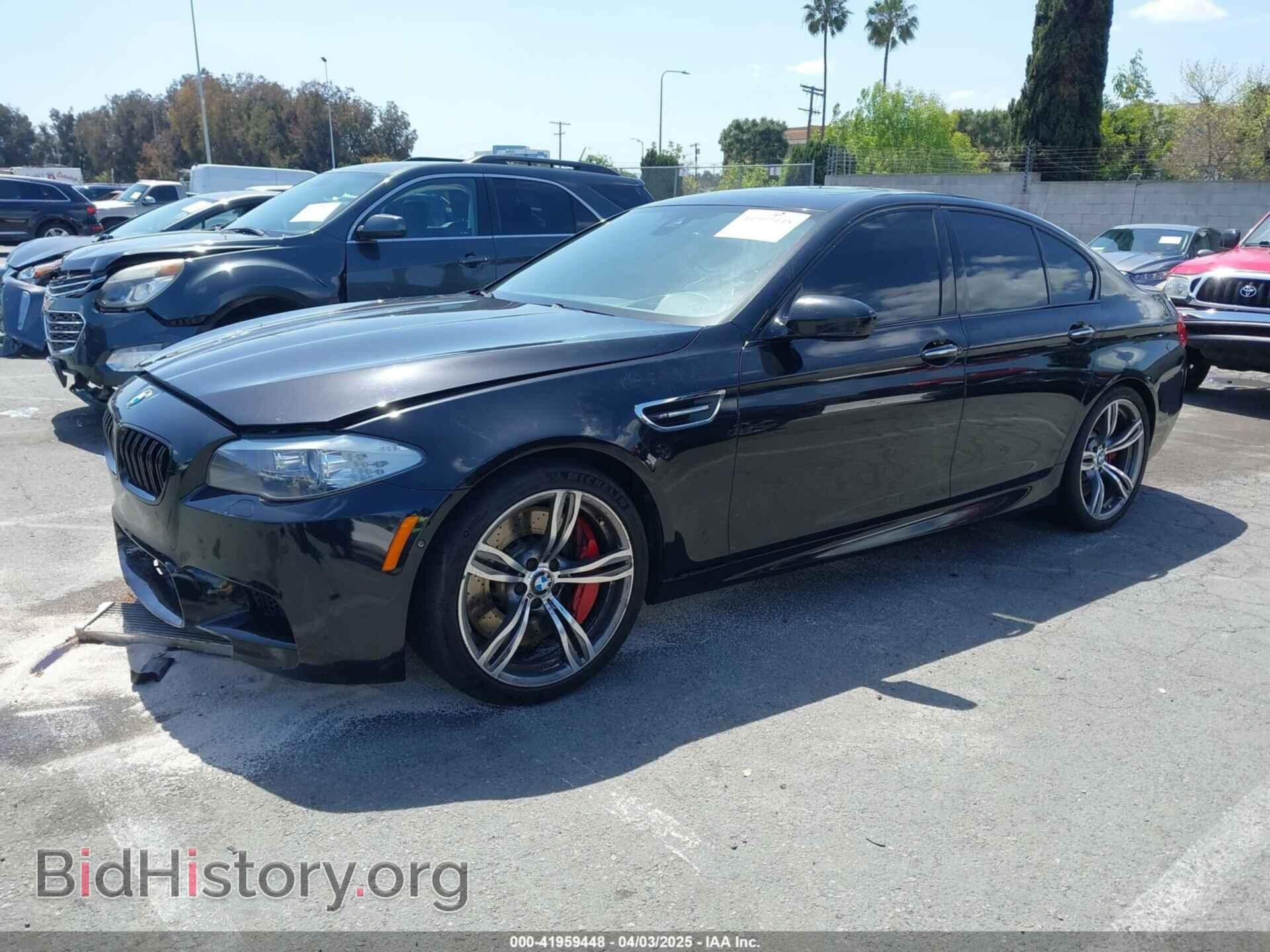 2013 BMW M5 - VIN: WBSFV9C54DC772537 - Фото 2