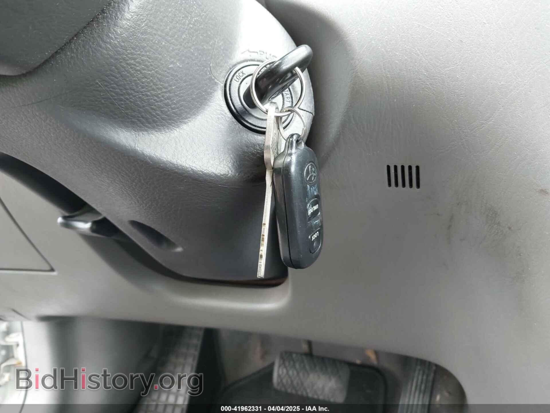 2005 TOYOTA COROLLA - VIN: JTDBR32E252066232 - Фото 11