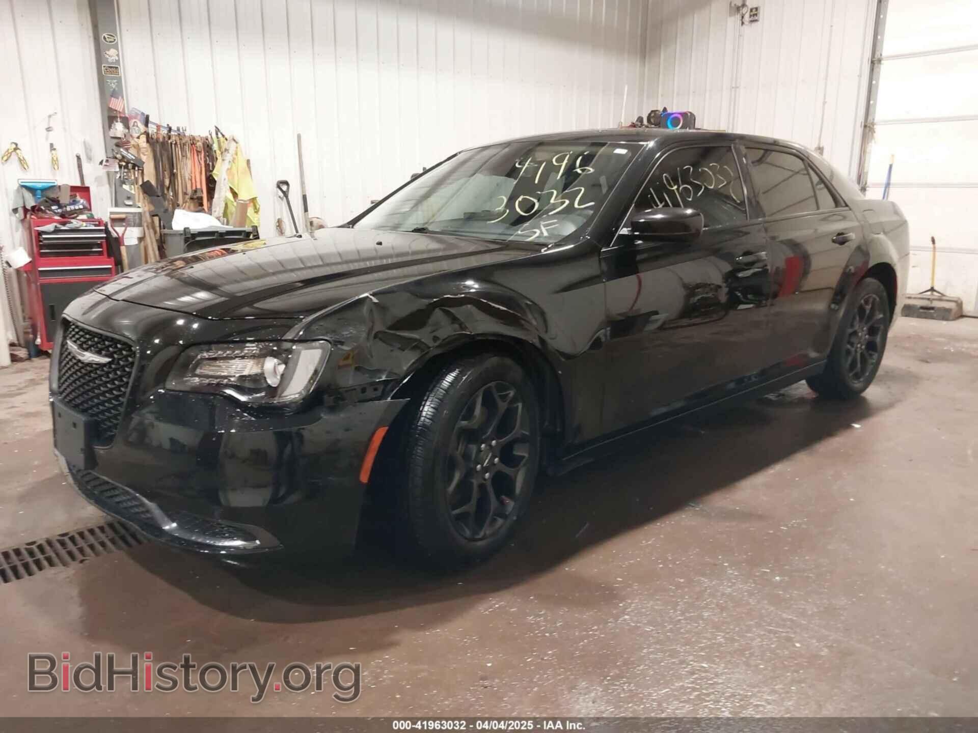 2019 CHRYSLER 300 - VIN: 2C3CCARG4KH649295 - Фото 2