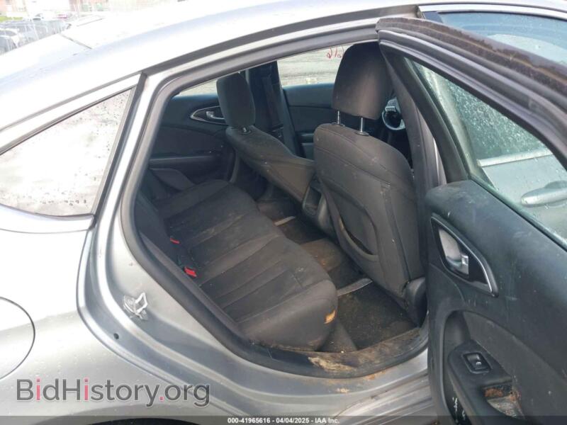 2015 Chrysler 200 (VIN 1C3CCCAB9FN741477) — photo 8 of 12