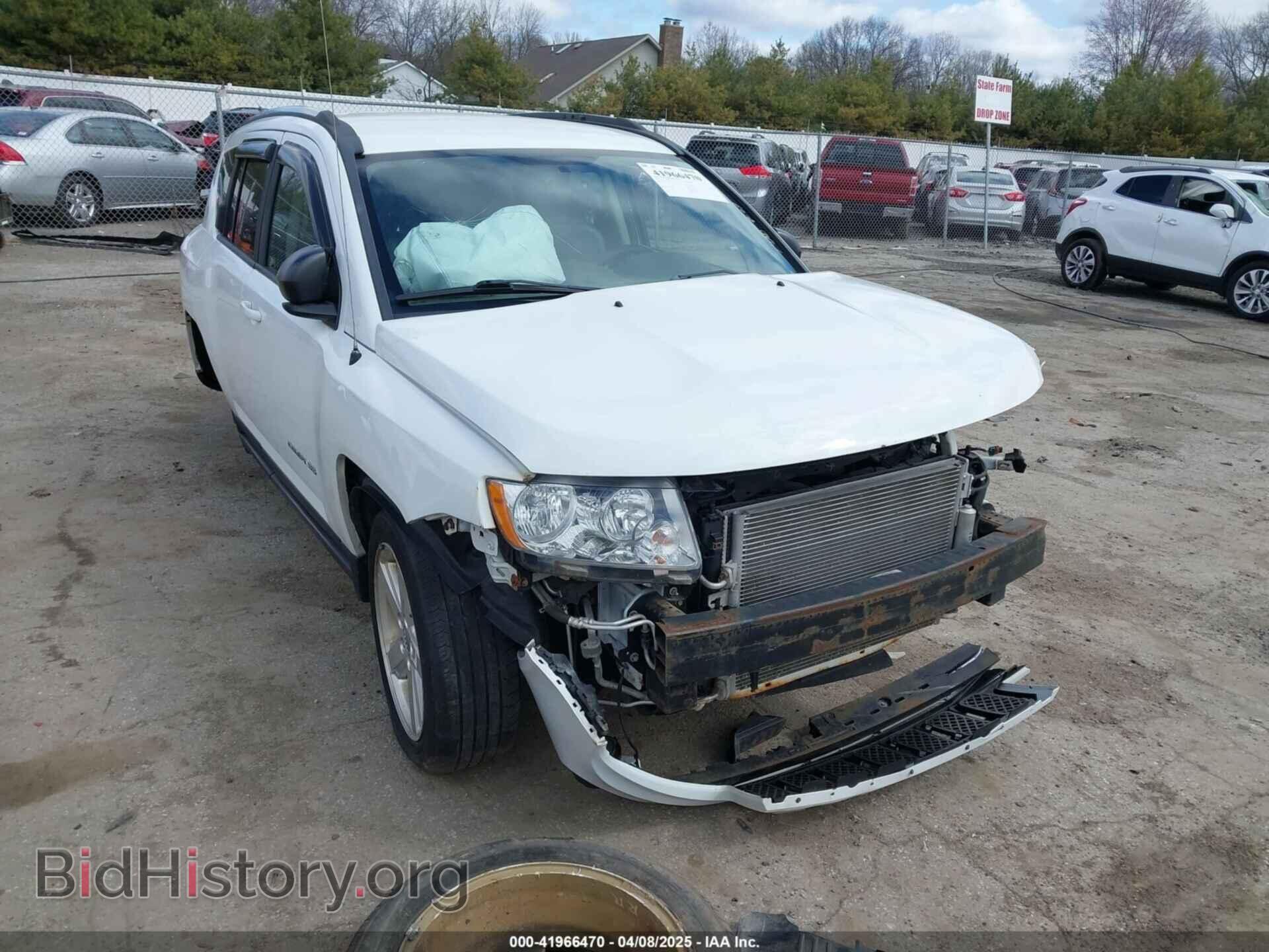 Photo 1C4NJCCB4DD201514 - JEEP COMPASS 2013