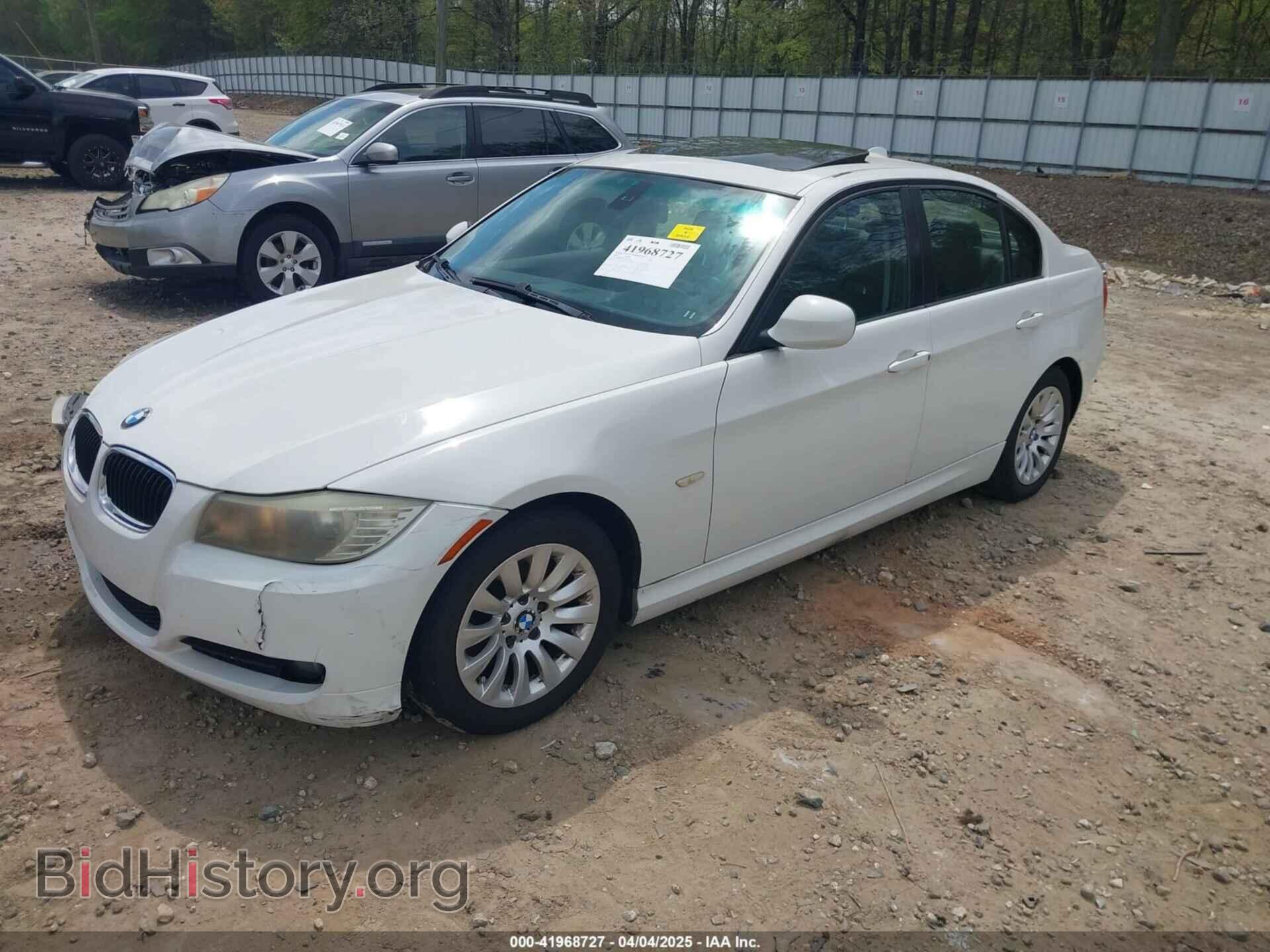 2009 BMW 328I - VIN: WBAPH77559NL83531 - Фото 2