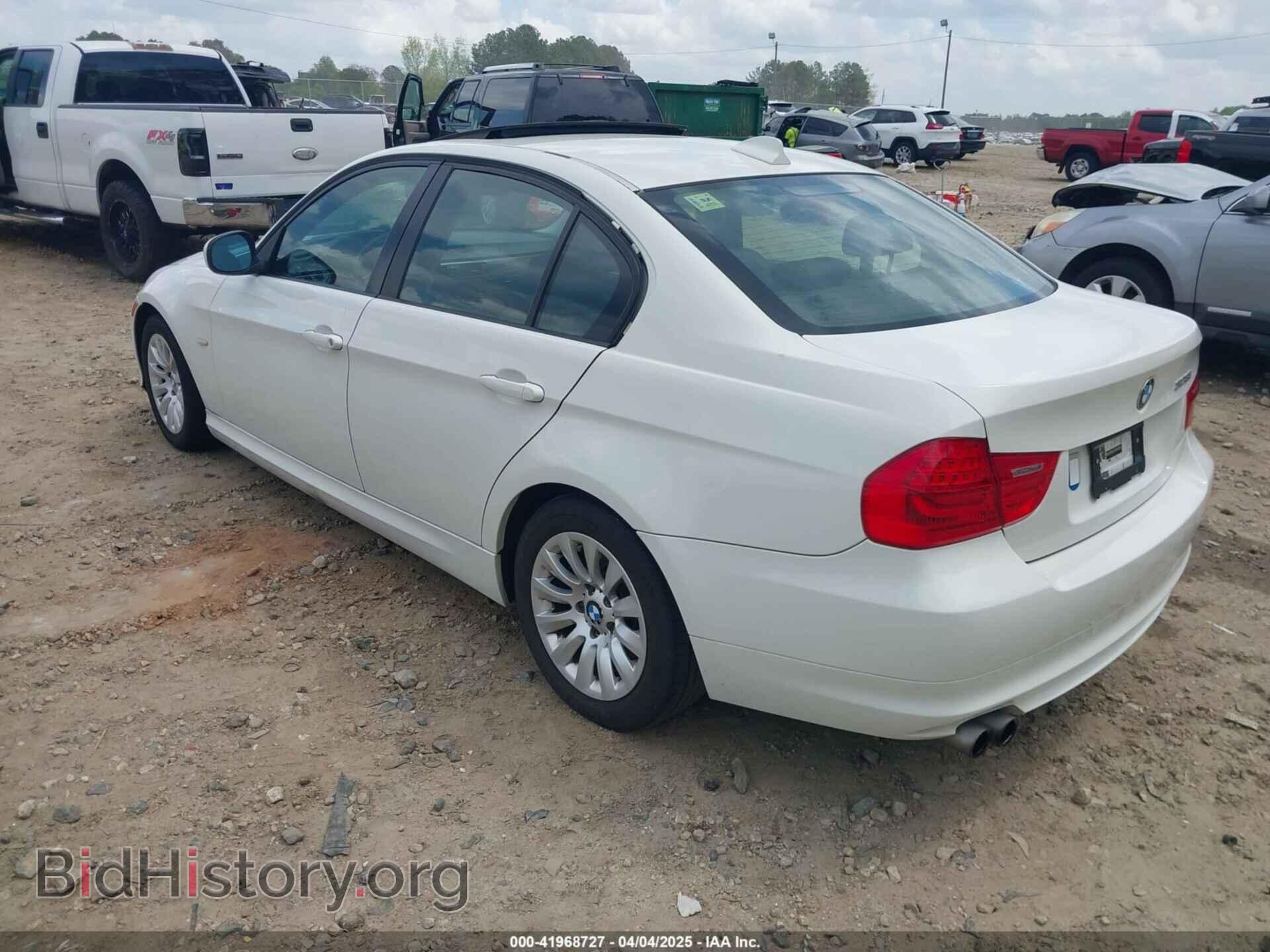 2009 BMW 328I - VIN: WBAPH77559NL83531 - Фото 3