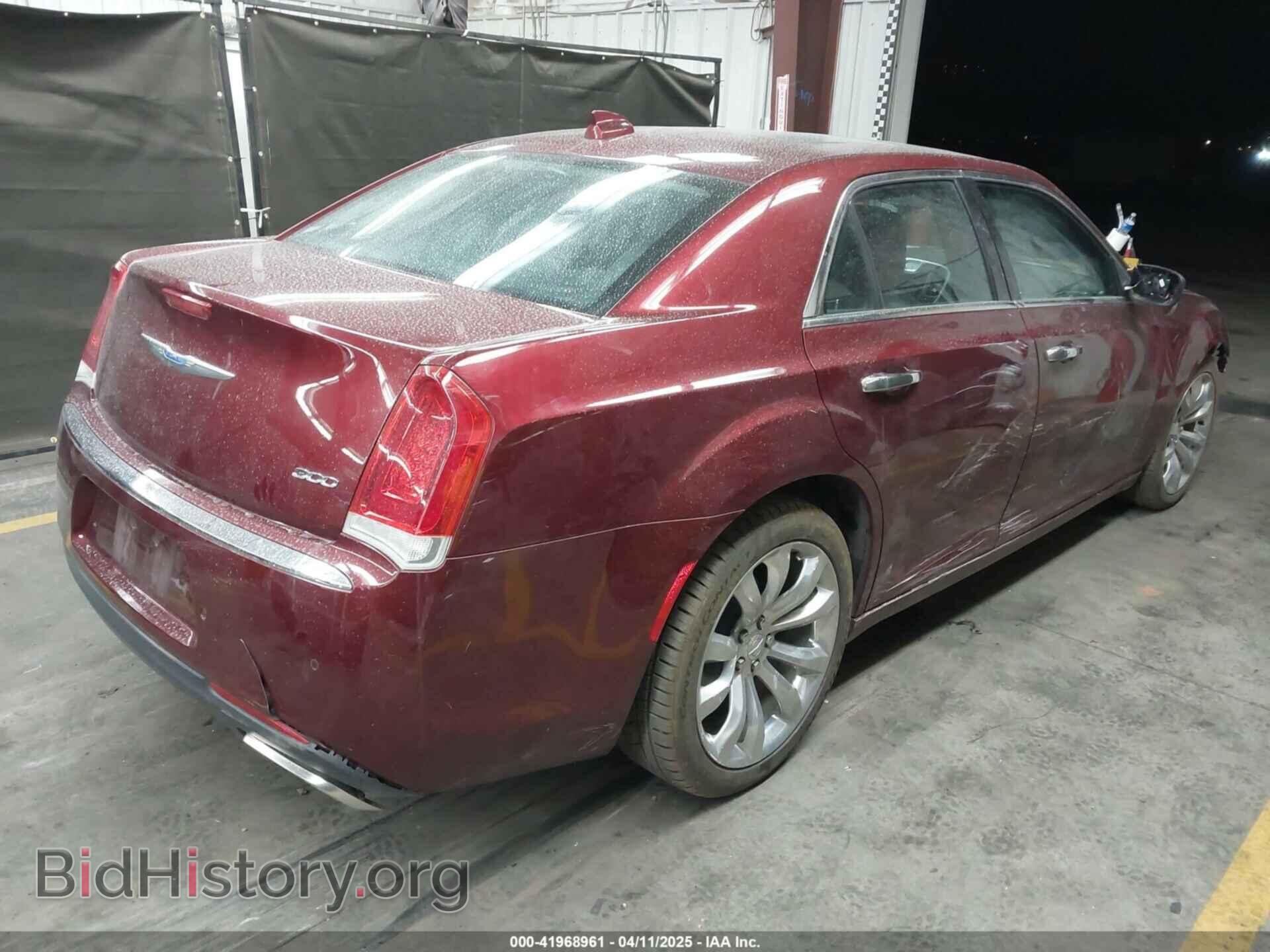 2019 CHRYSLER 300 - VIN: 2C3CCAEG8KH722545 - Фото 4