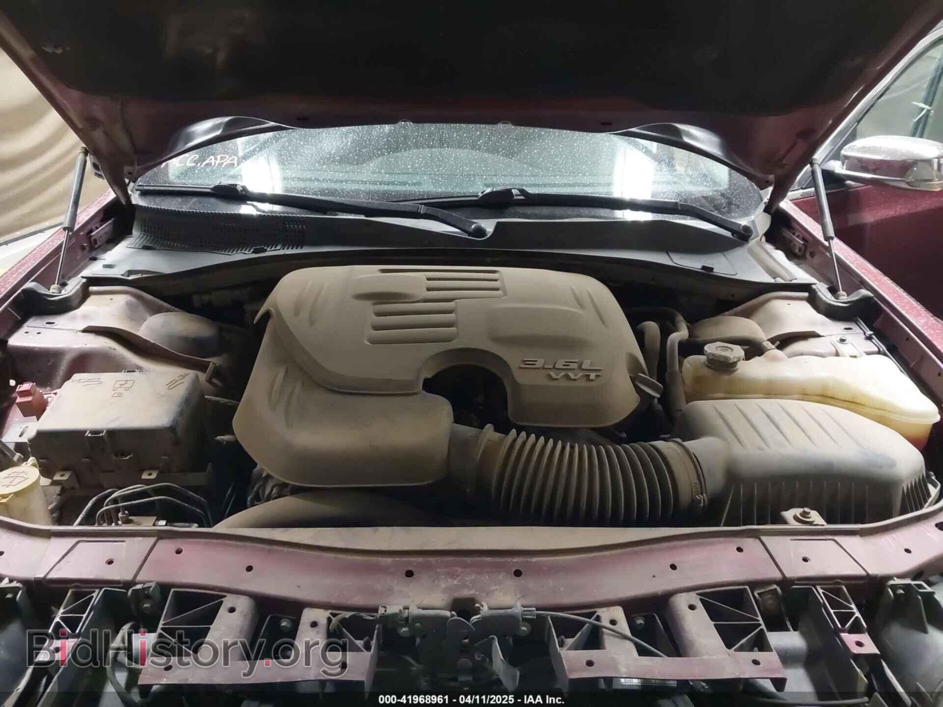 2019 CHRYSLER 300 - VIN: 2C3CCAEG8KH722545 - Фото 10