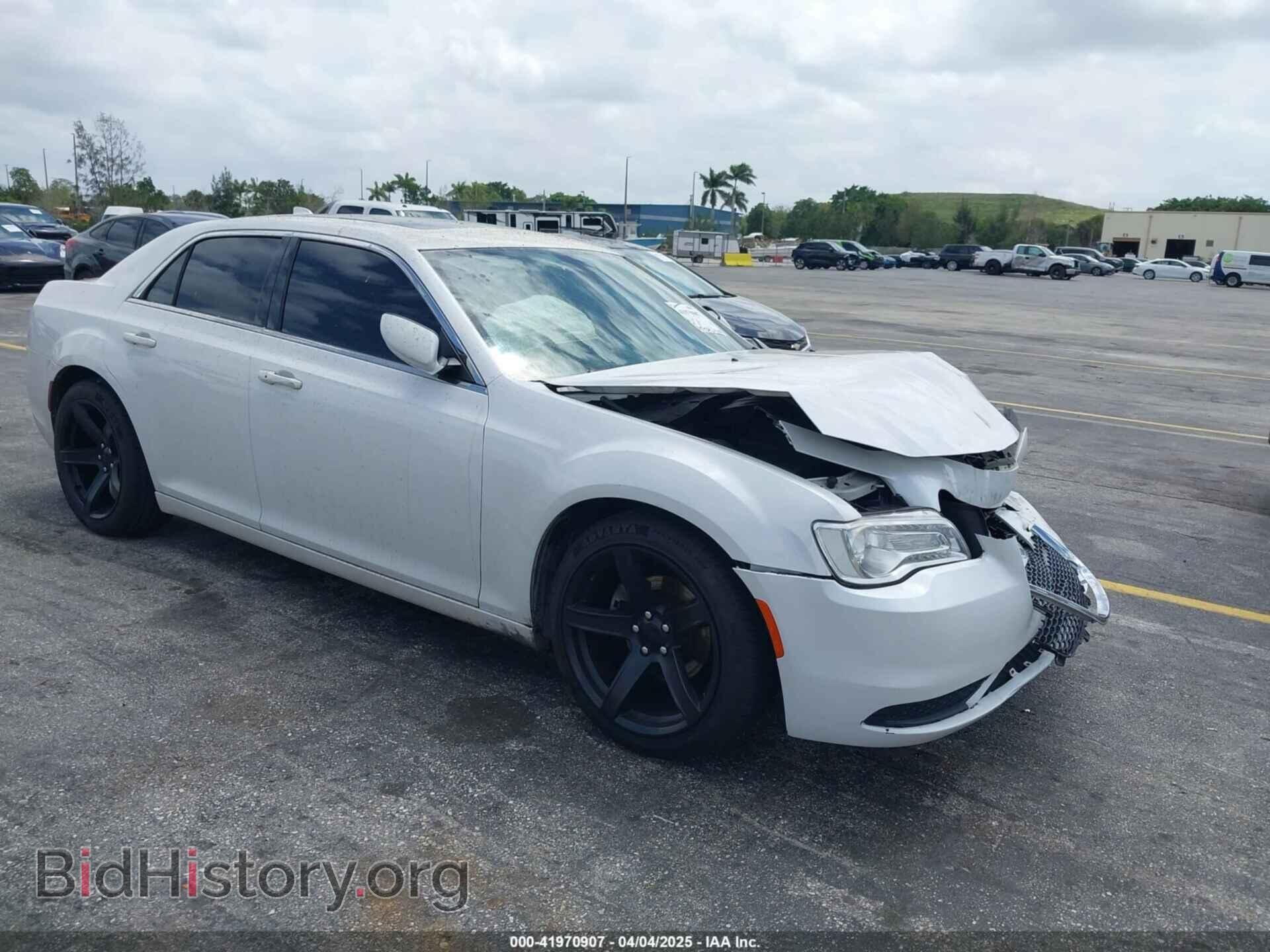 Фотография 2C3CCAAG8FH929724 - CHRYSLER 300 2015