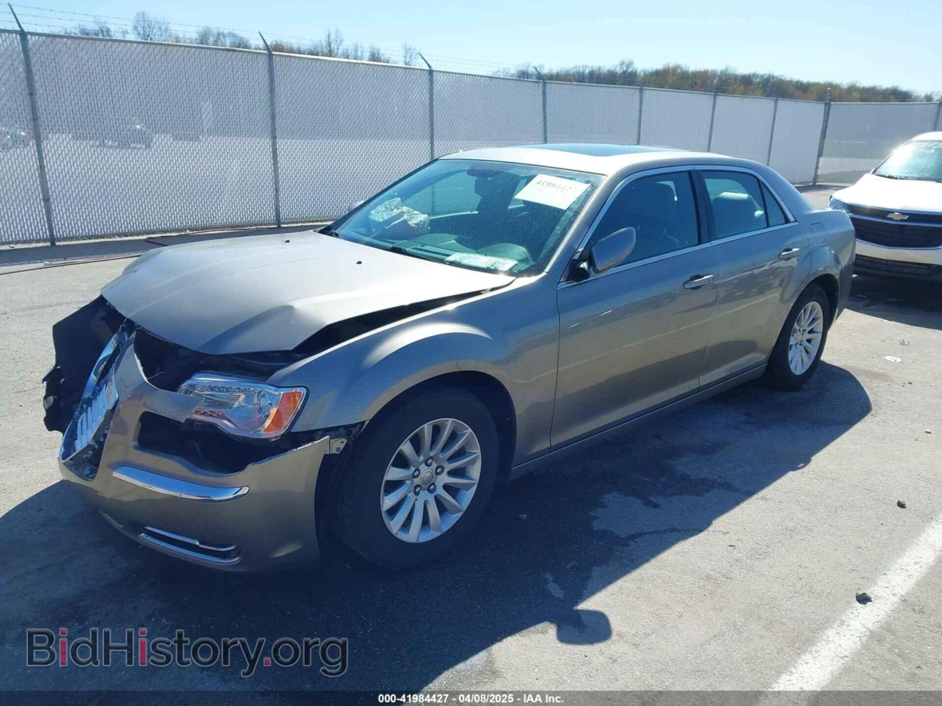 2014 CHRYSLER 300 - VIN: 2C3CCAAGXEH335800 - Фото 2