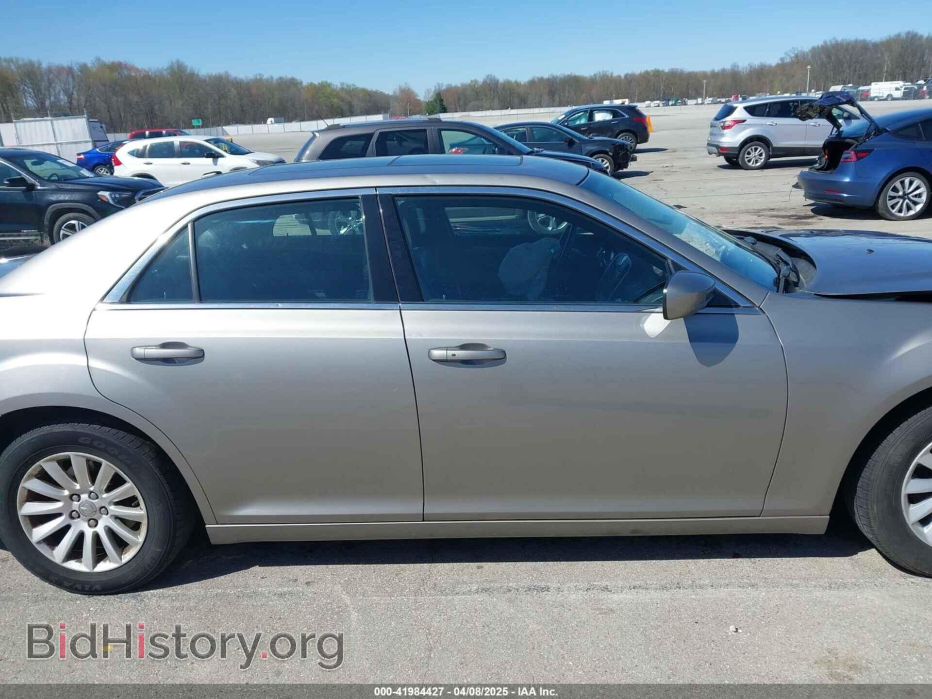 2014 CHRYSLER 300 - VIN: 2C3CCAAGXEH335800 - Фото 13