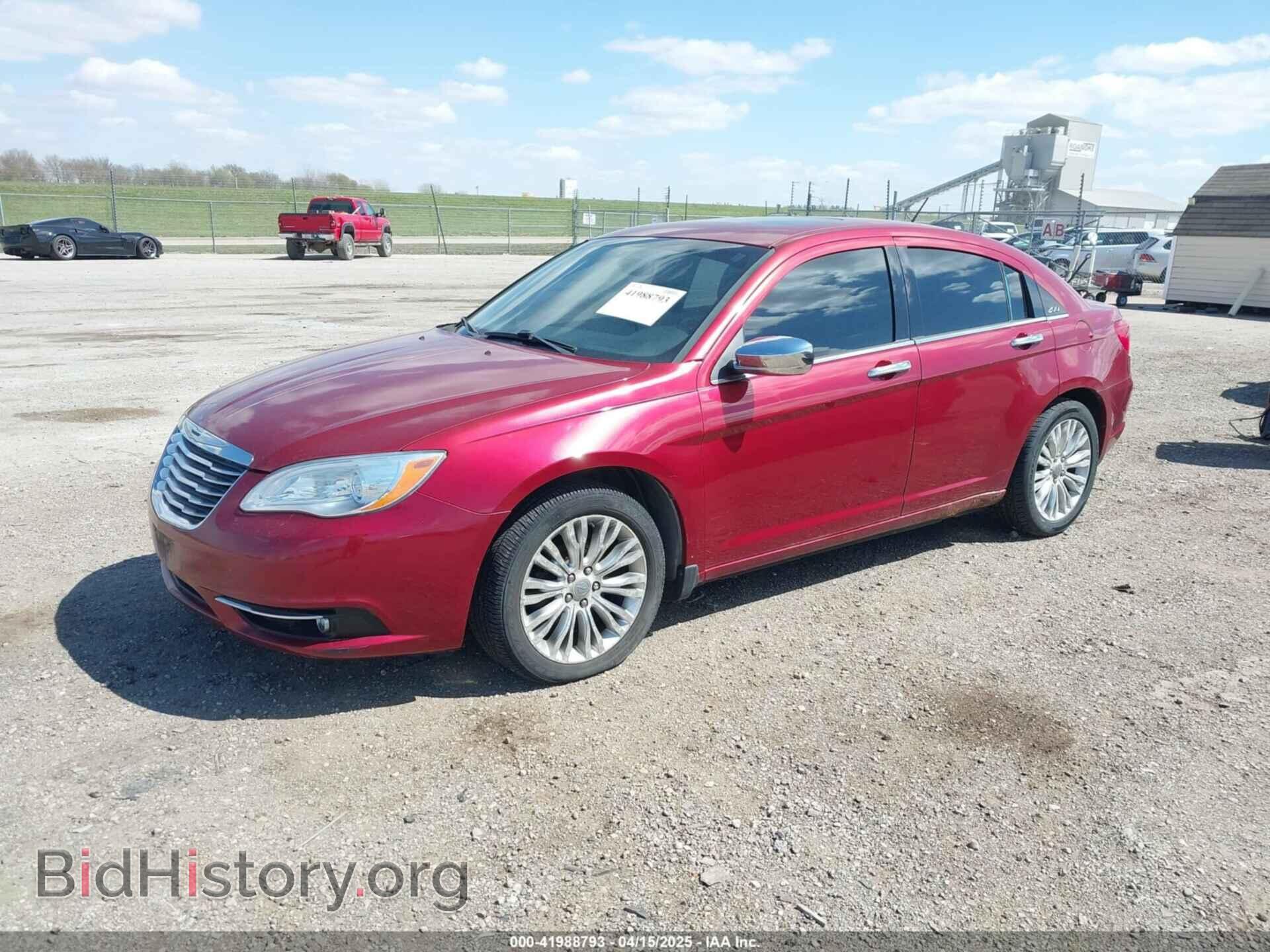 2012 CHRYSLER 200 - VIN: 1C3CCBCB0CN263369 - Фото 2