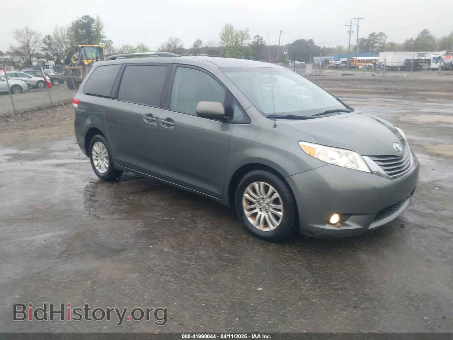 Photo 5TDYK3DC8DS401561 - TOYOTA SIENNA 2013