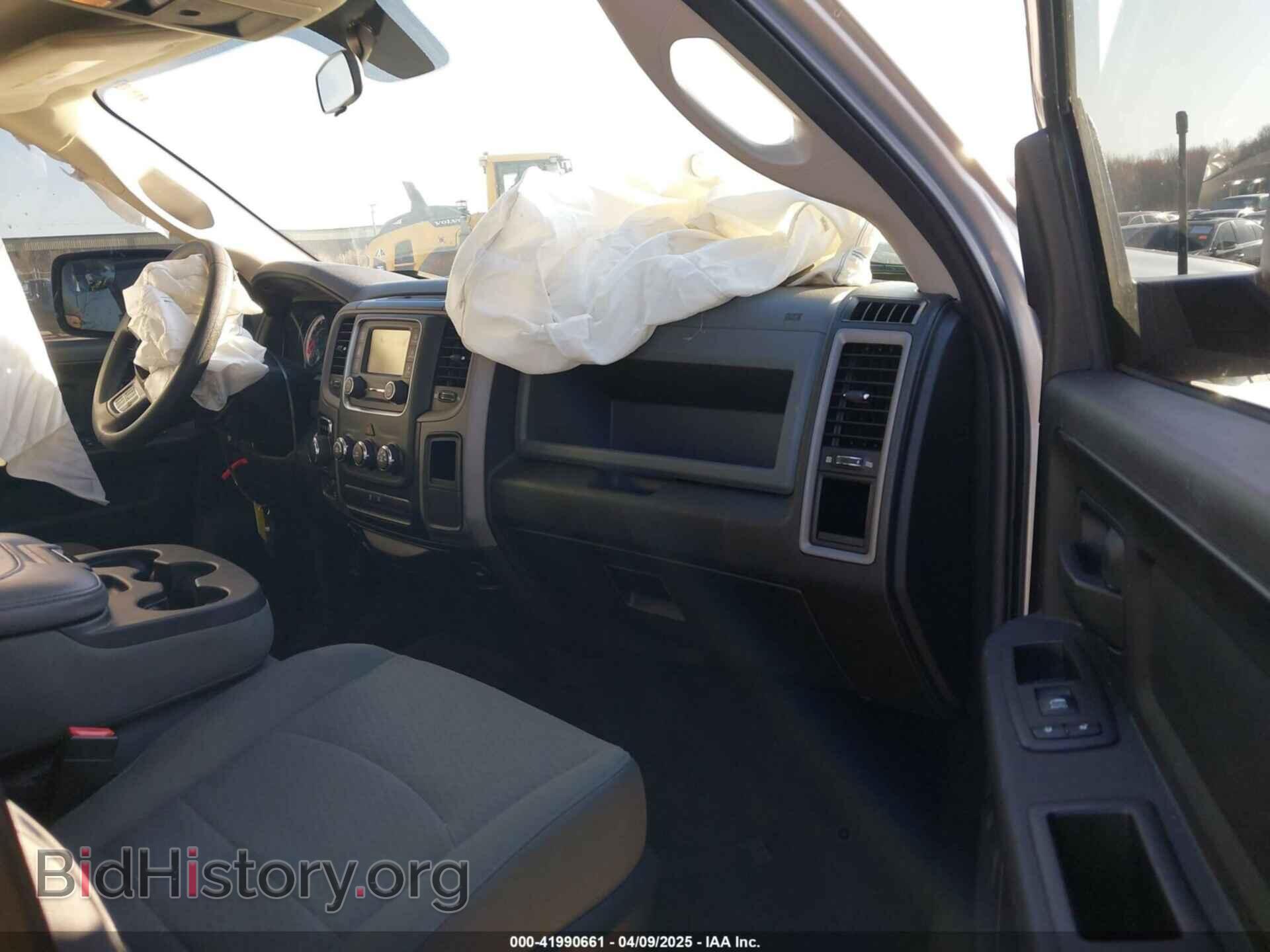 2017 RAM 1500 - VIN: 3C6RR7KT1HG793157 - Фото 5