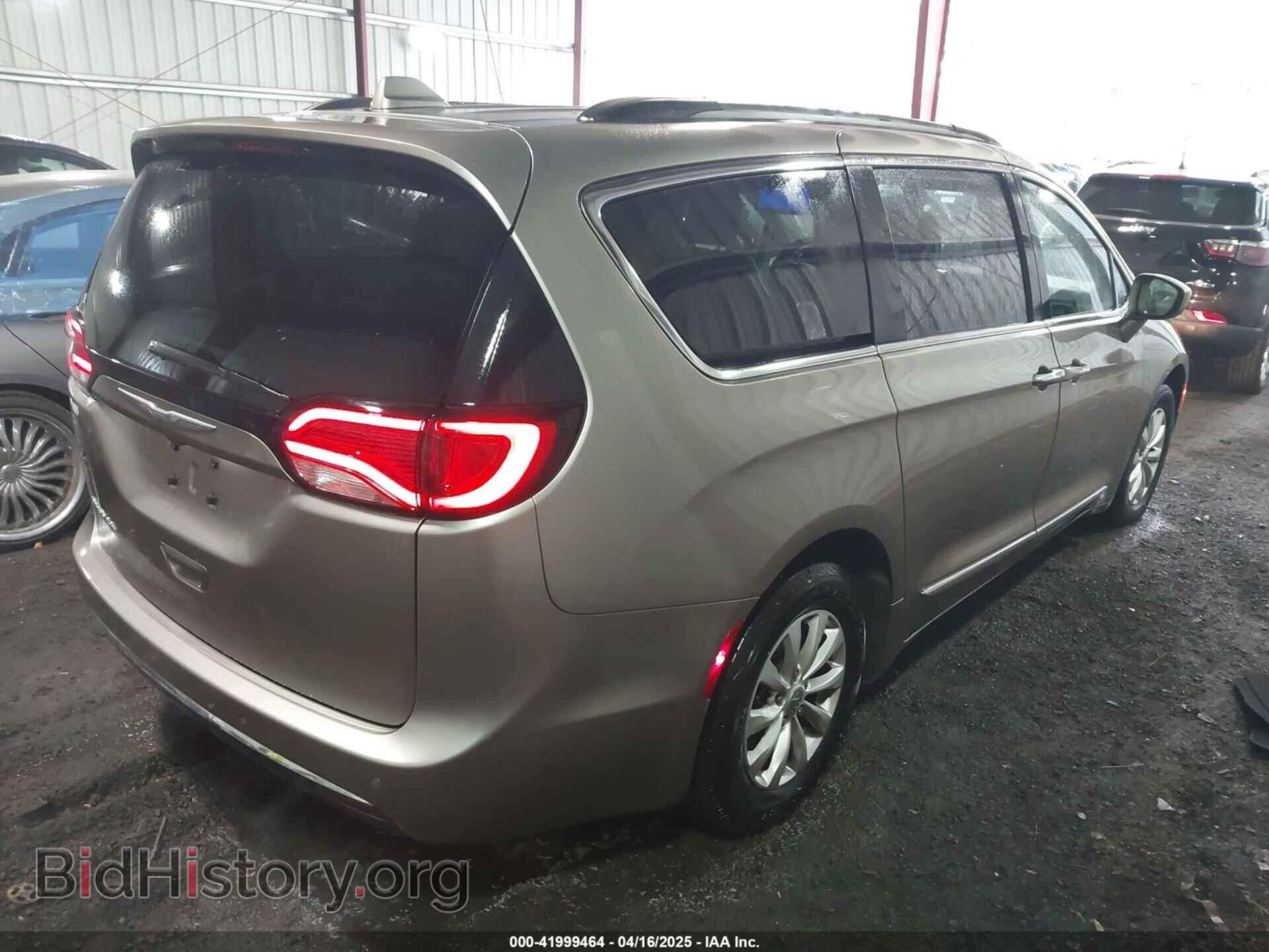 2017 CHRYSLER PACIFICA - VIN: 2C4RC1BG5HR565540 - Фото 4